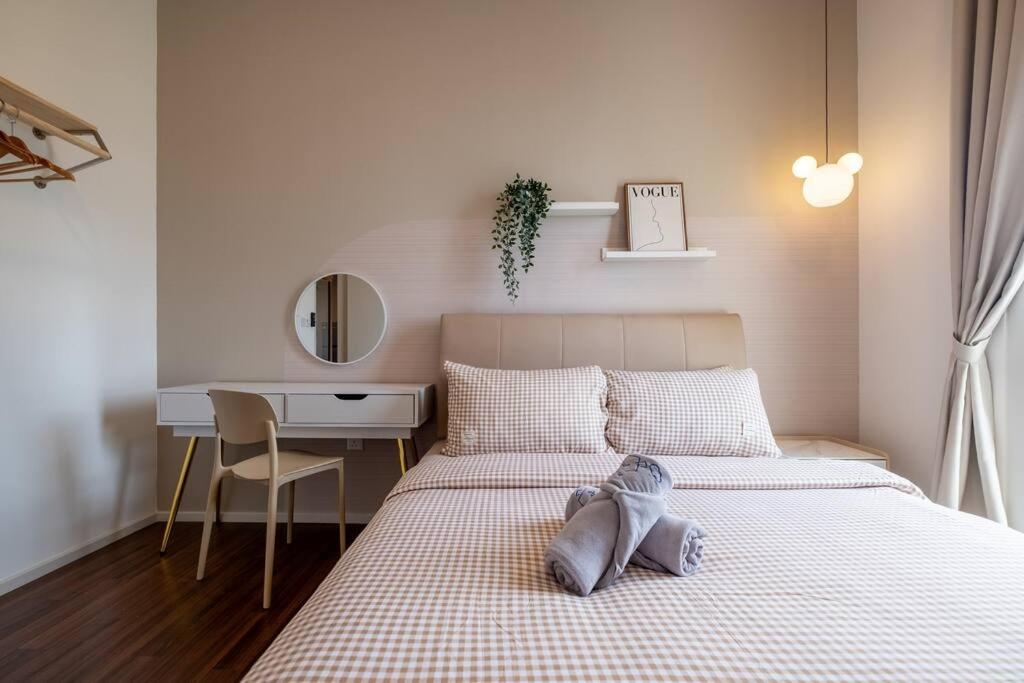 UNA Residence By Feel Home Malaysia opposite Sunway Velocity Mall