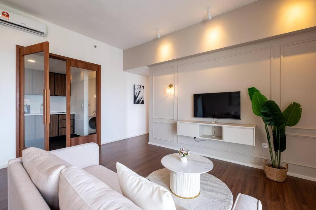 UNA Residence By Feel Home Malaysia opposite Sunway Velocity Mall