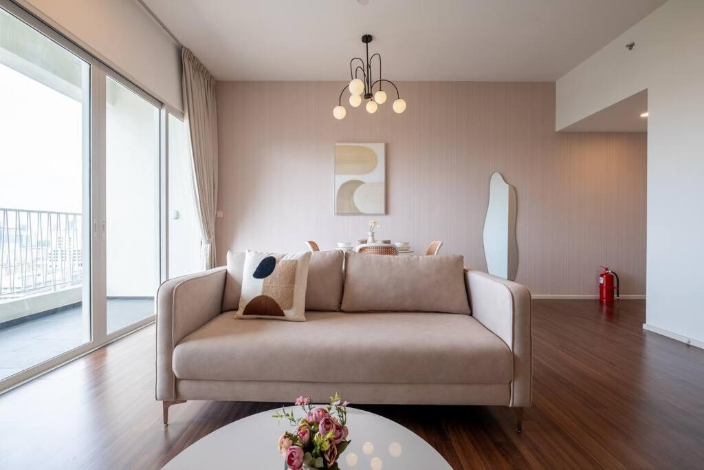 UNA Residence By Feel Home Malaysia opposite Sunway Velocity Mall