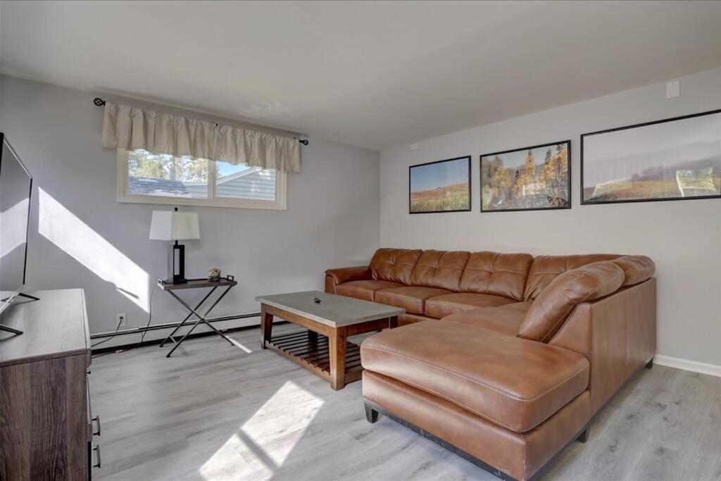Comfy bungalow and fast Wi-Fi! view 2