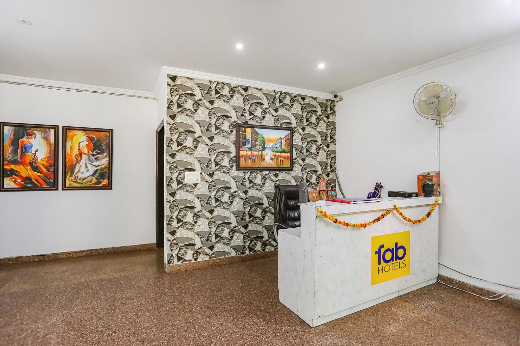 Lobby & Reception