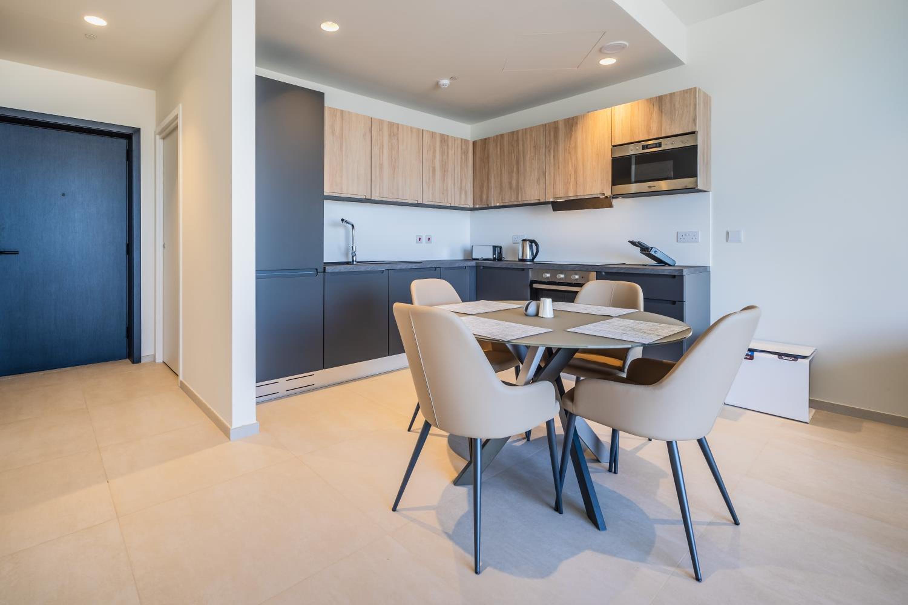 18th floor 1BR unit in Mercury tower by SF HOMES photo 5