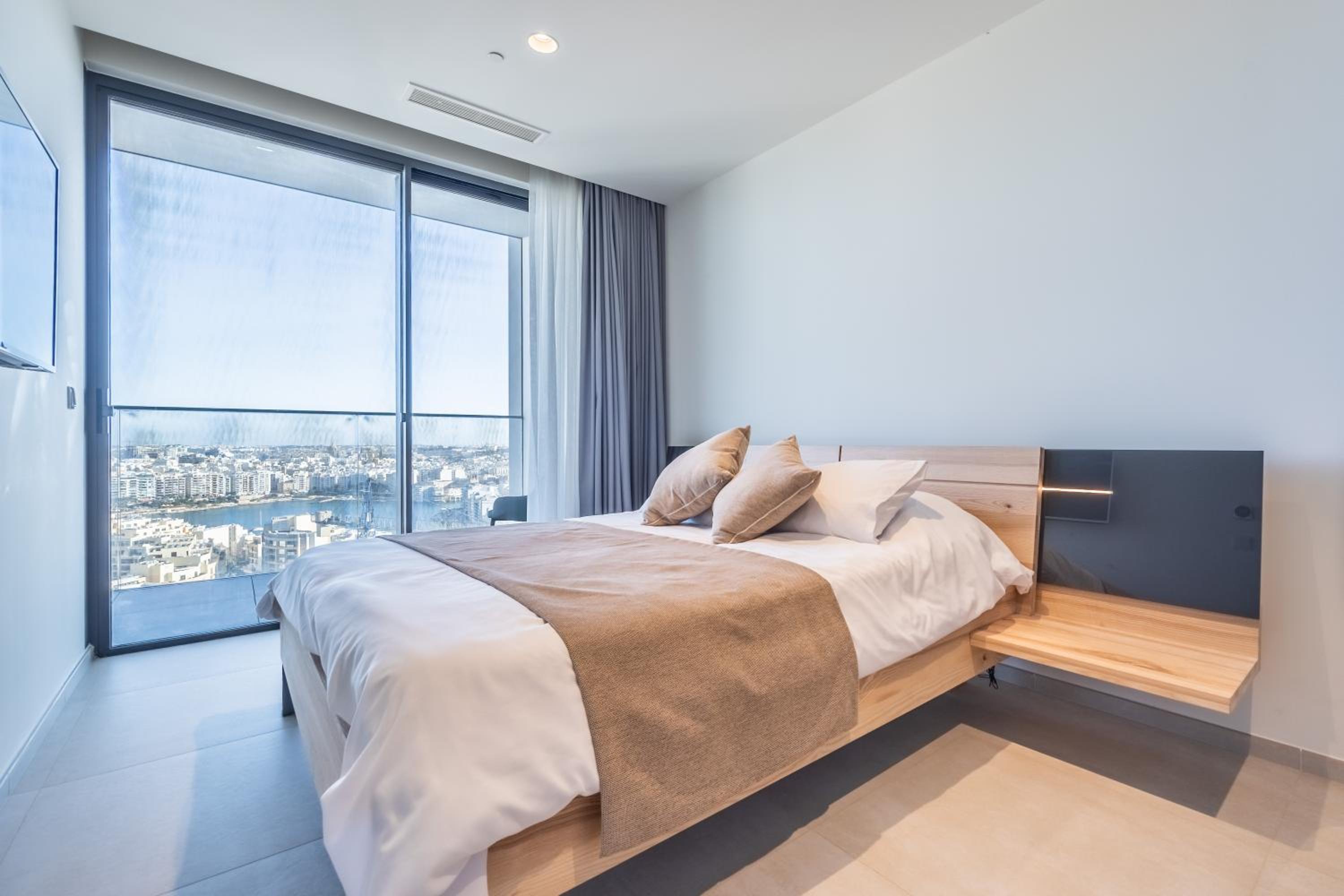 18th floor 1BR unit in Mercury tower by SF HOMES photo 4