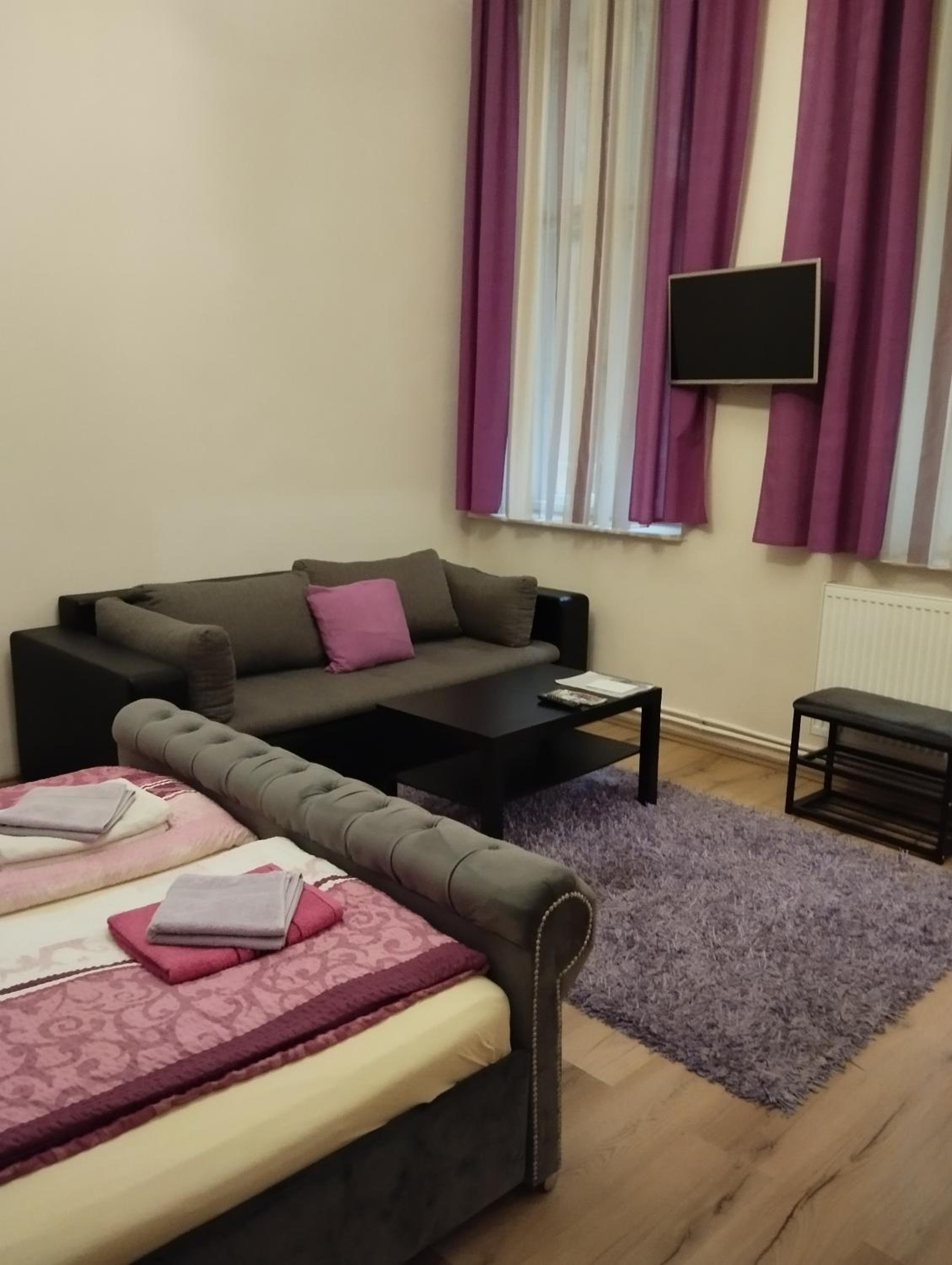 Mandy Apartments