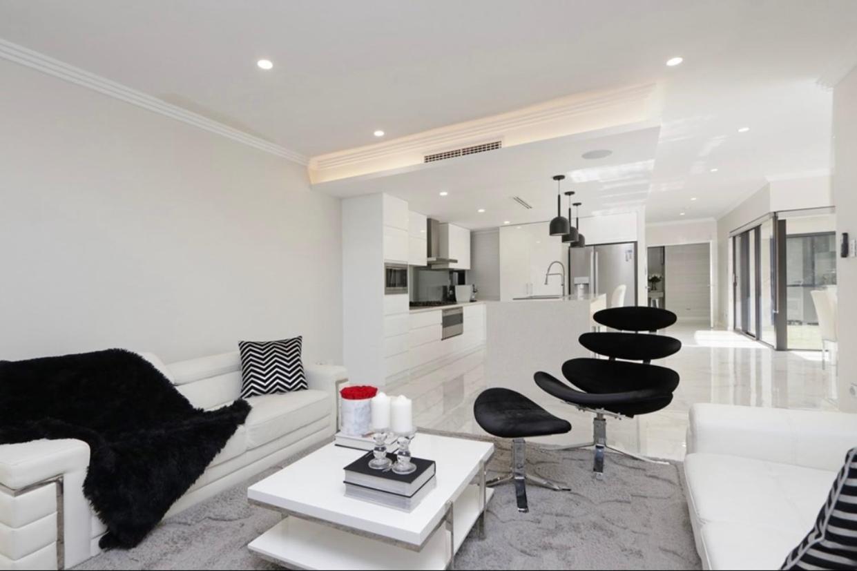 Ultra Modern Villa Walk to the Beach
