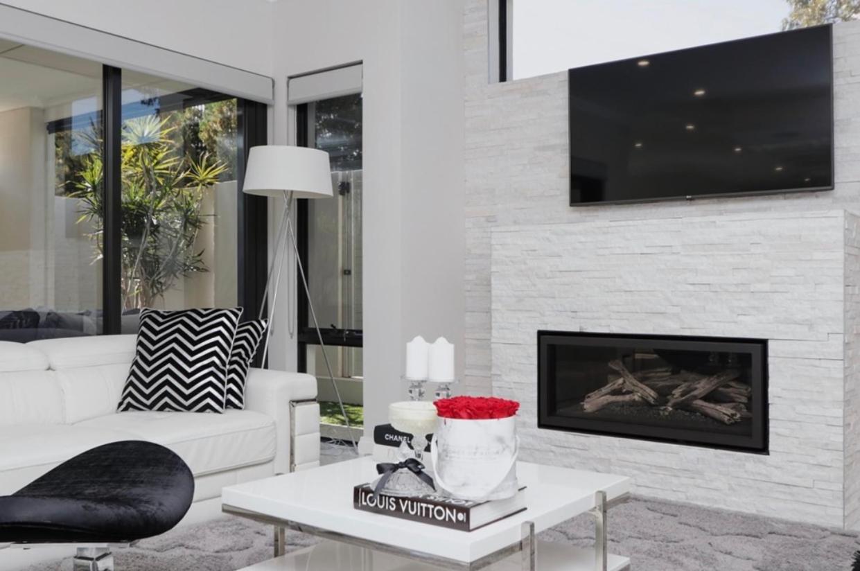 Ultra Modern Villa Walk to the Beach