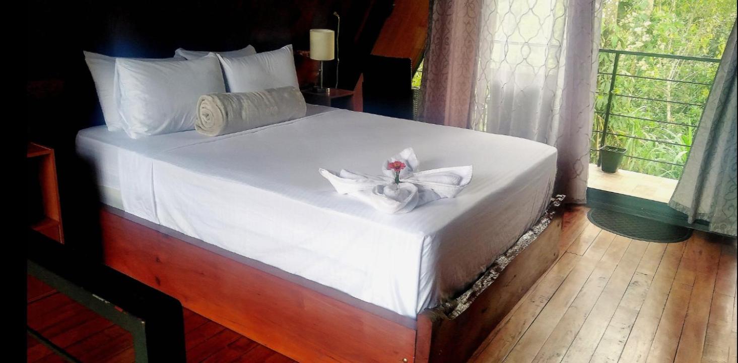 Yarumo Lodge, Río Celeste Black Chalets