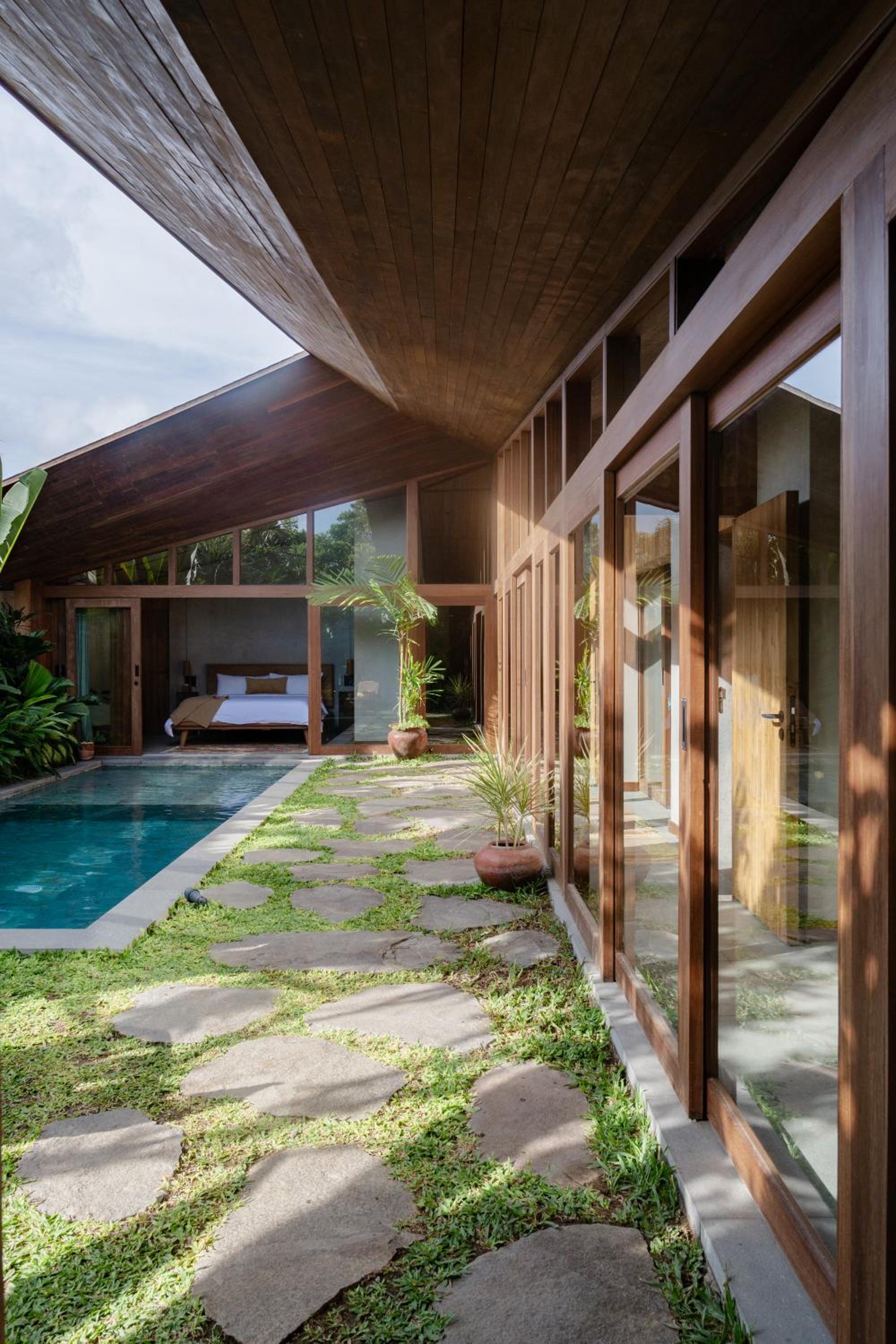 Masa Kini 3 BR Family Friendly Villa with Pool walking distance to Uluwatu Beach view 5