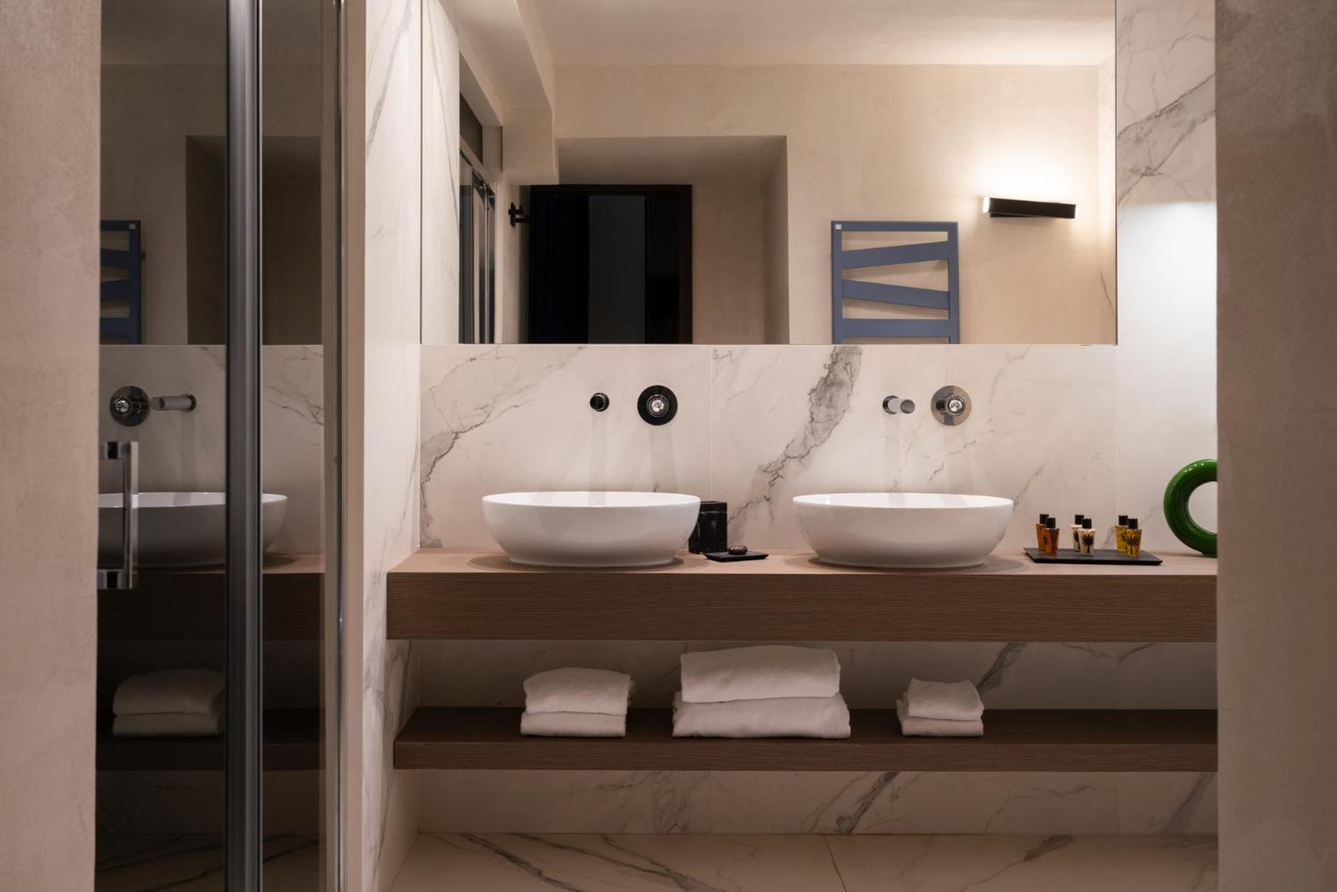 Agra Suites