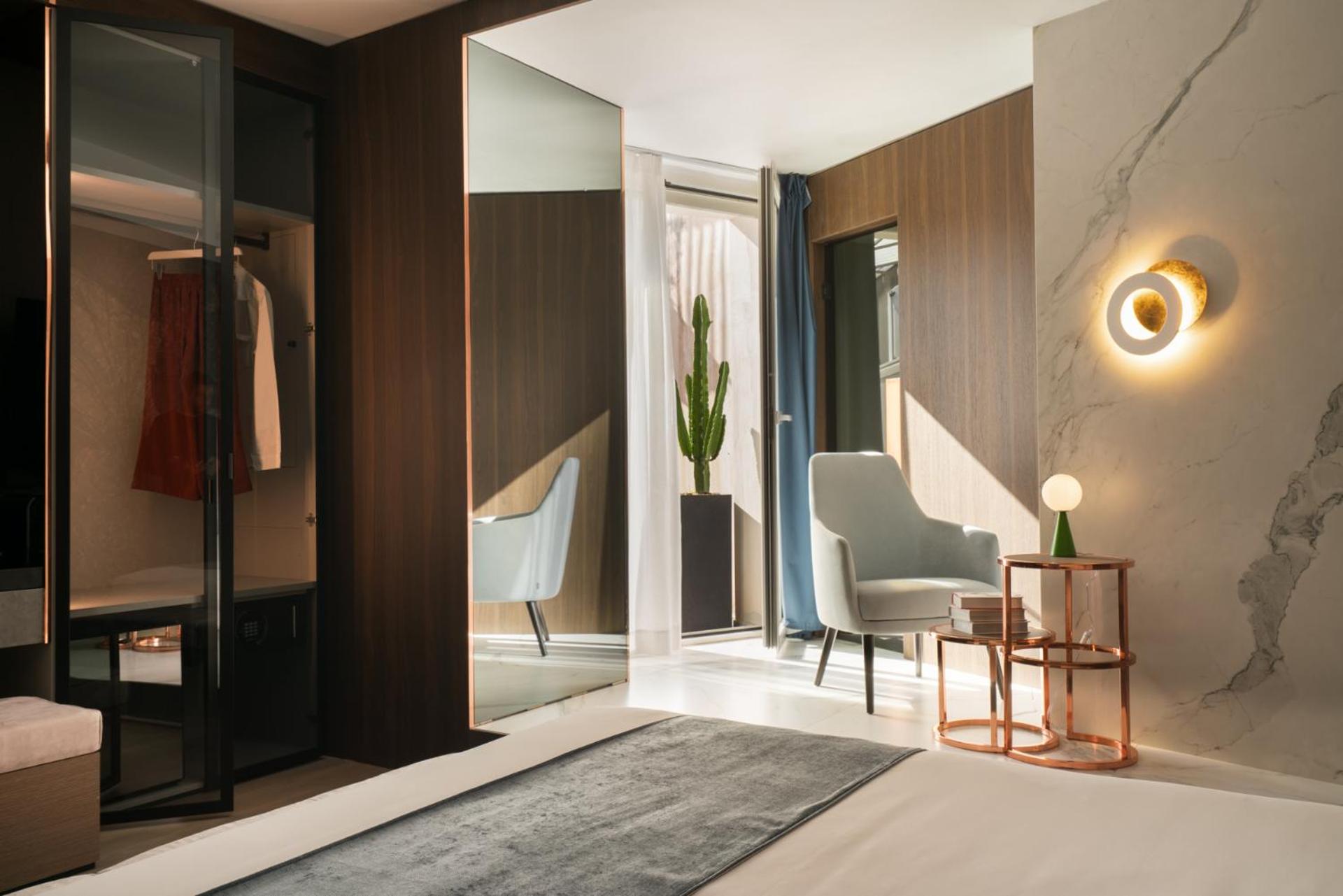 Agra Suites