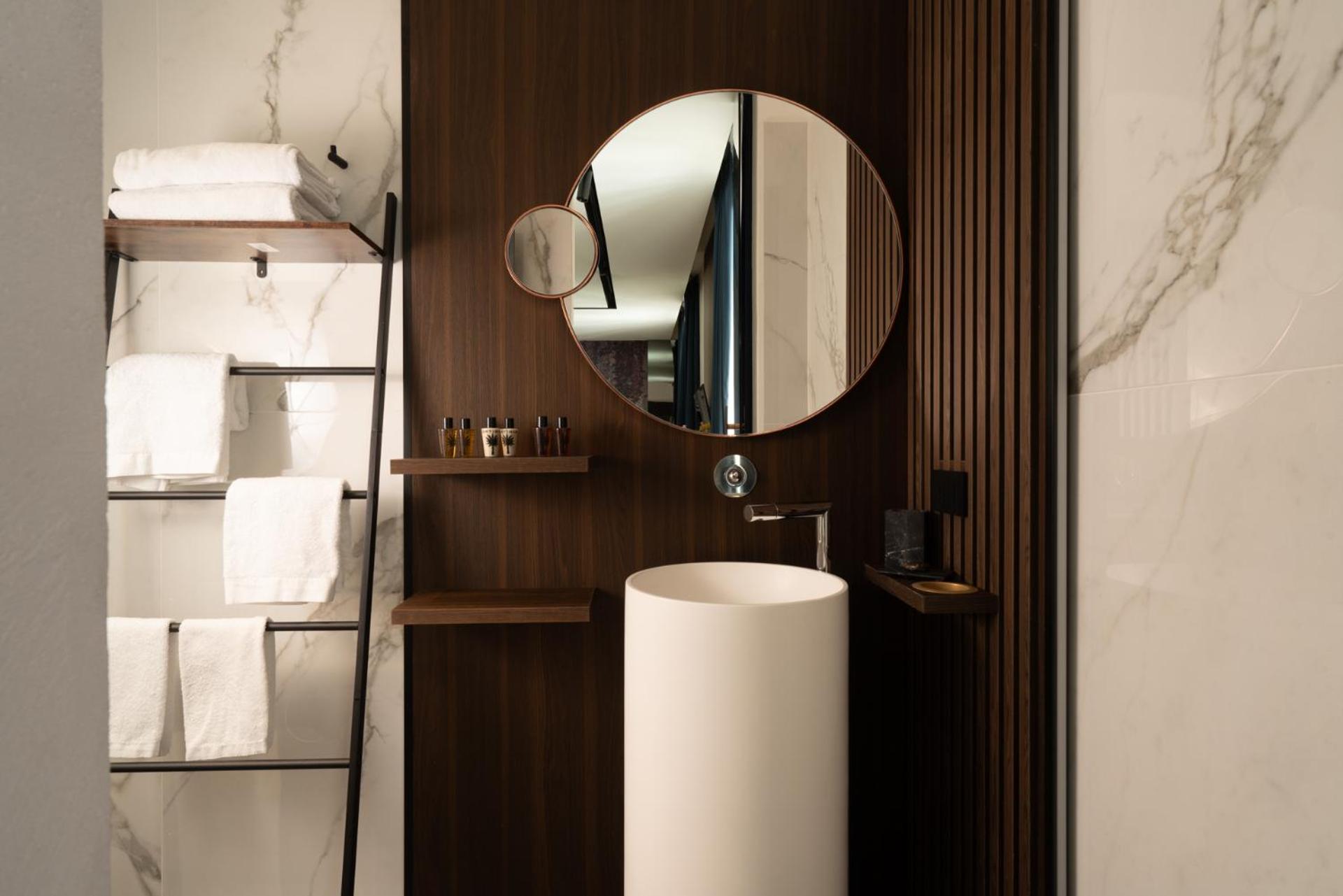 Agra Suites
