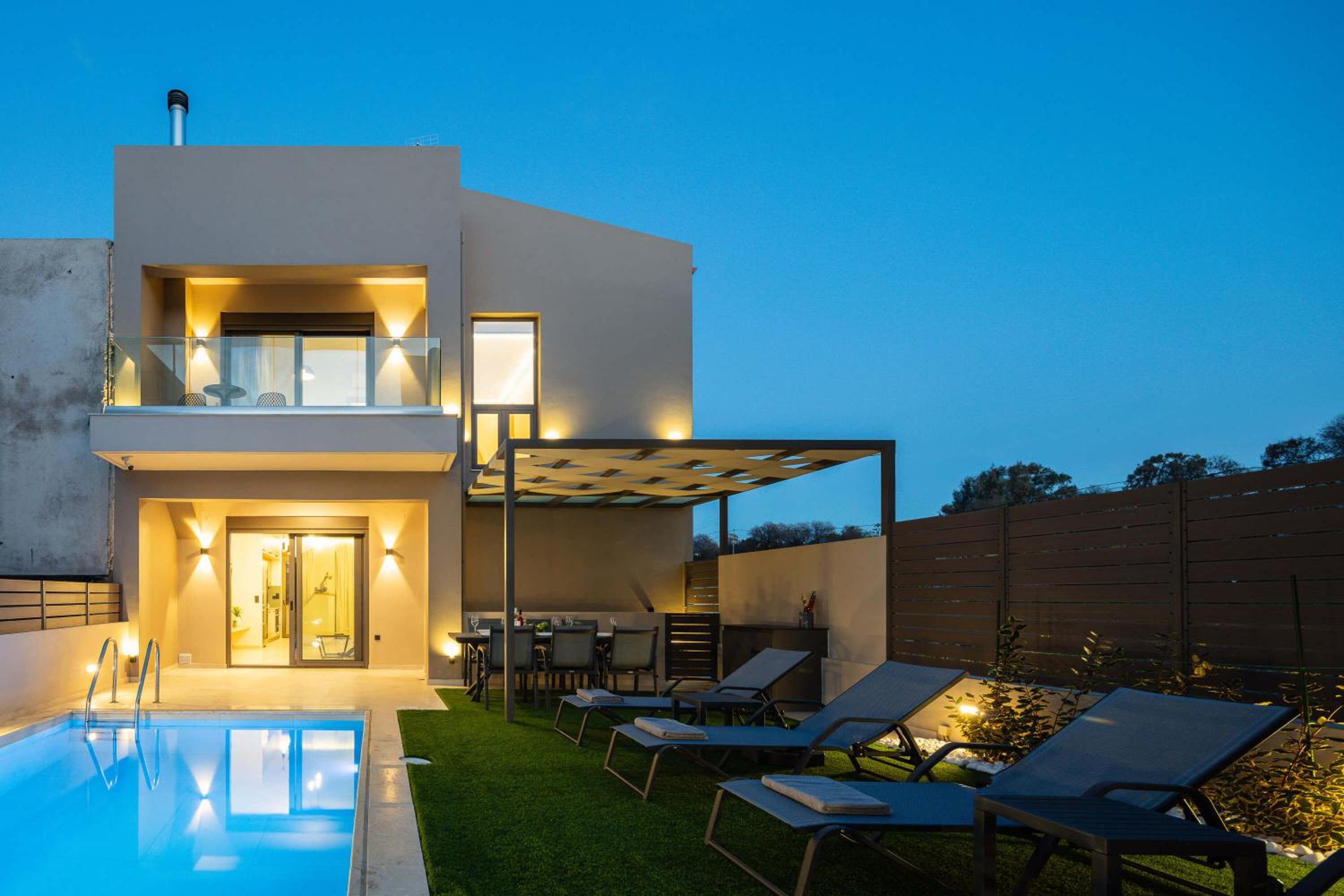 New Modern Villas with Private Pools and Walking distance to Beach