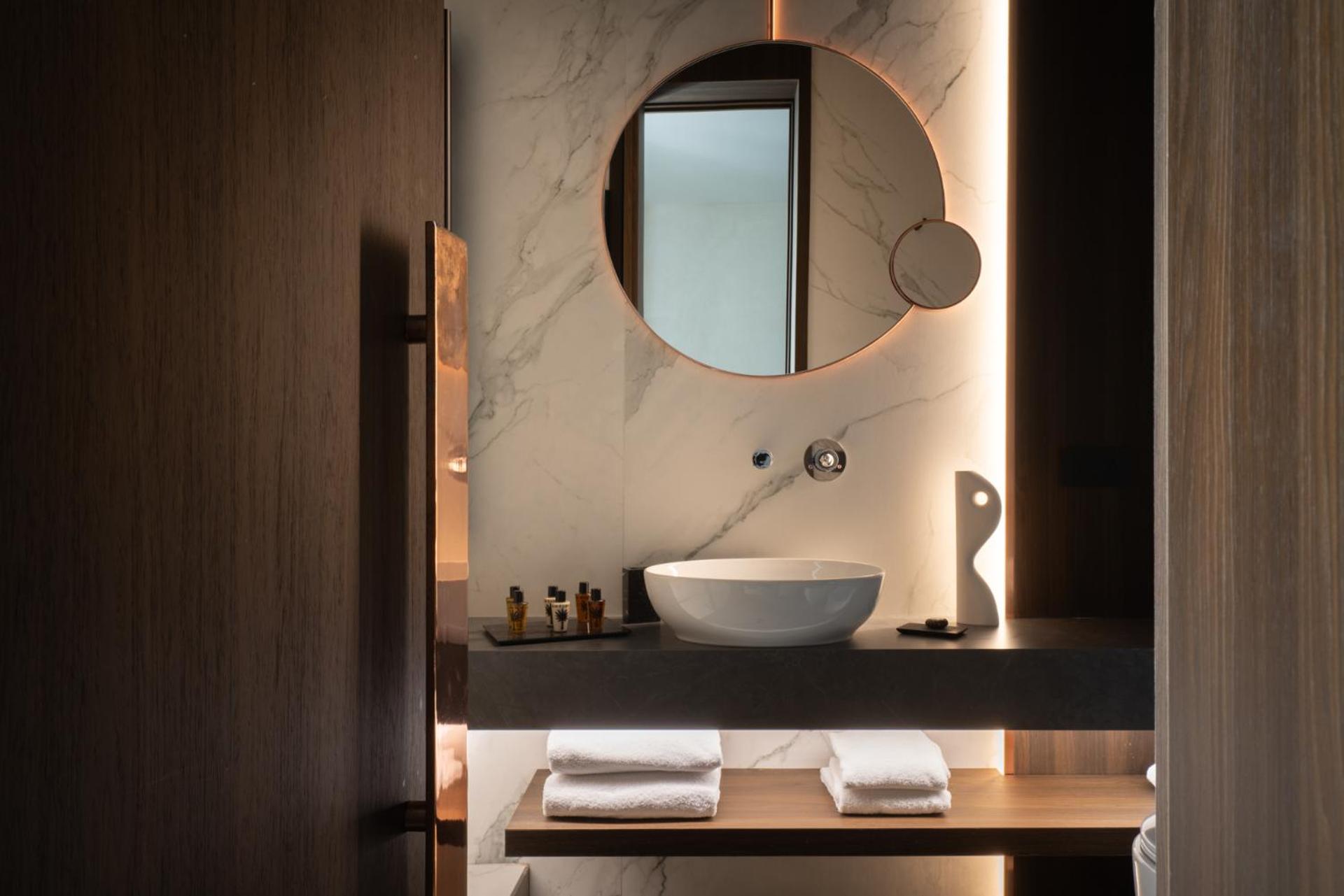 Agra Suites