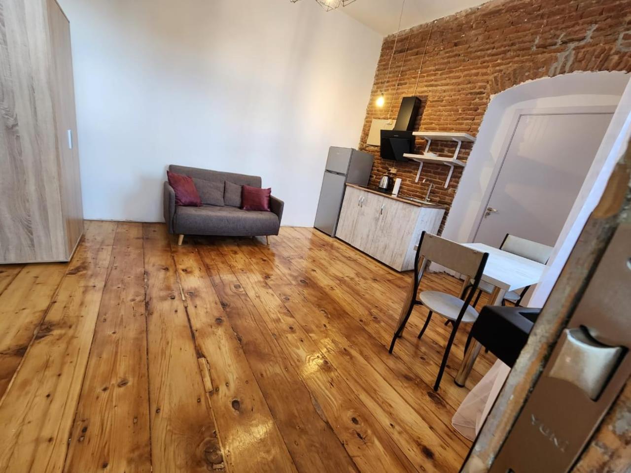 Cozy Apartment in Old Tbilisi view 3