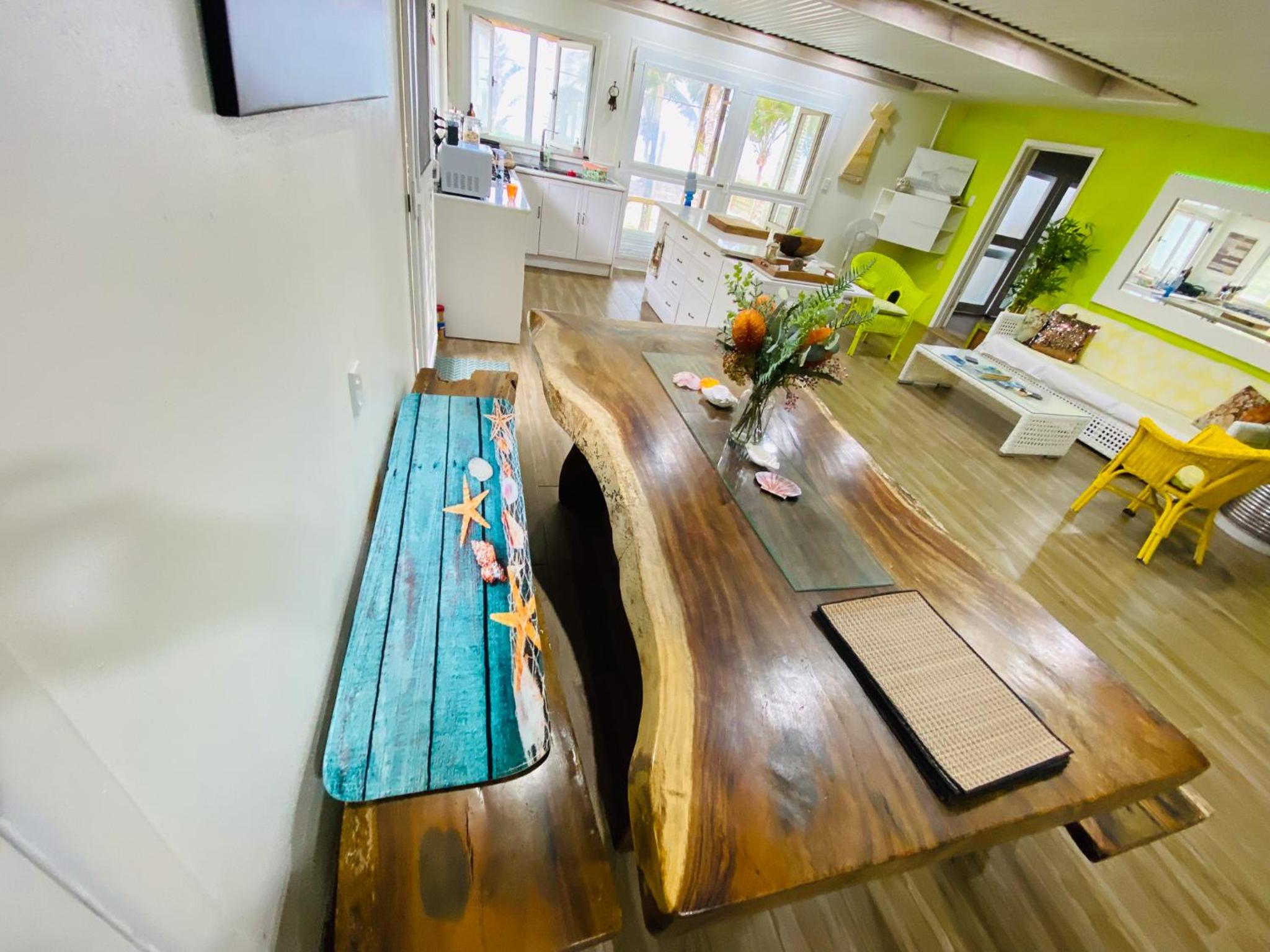ShineAwayHomes - Family Beach Front central air con