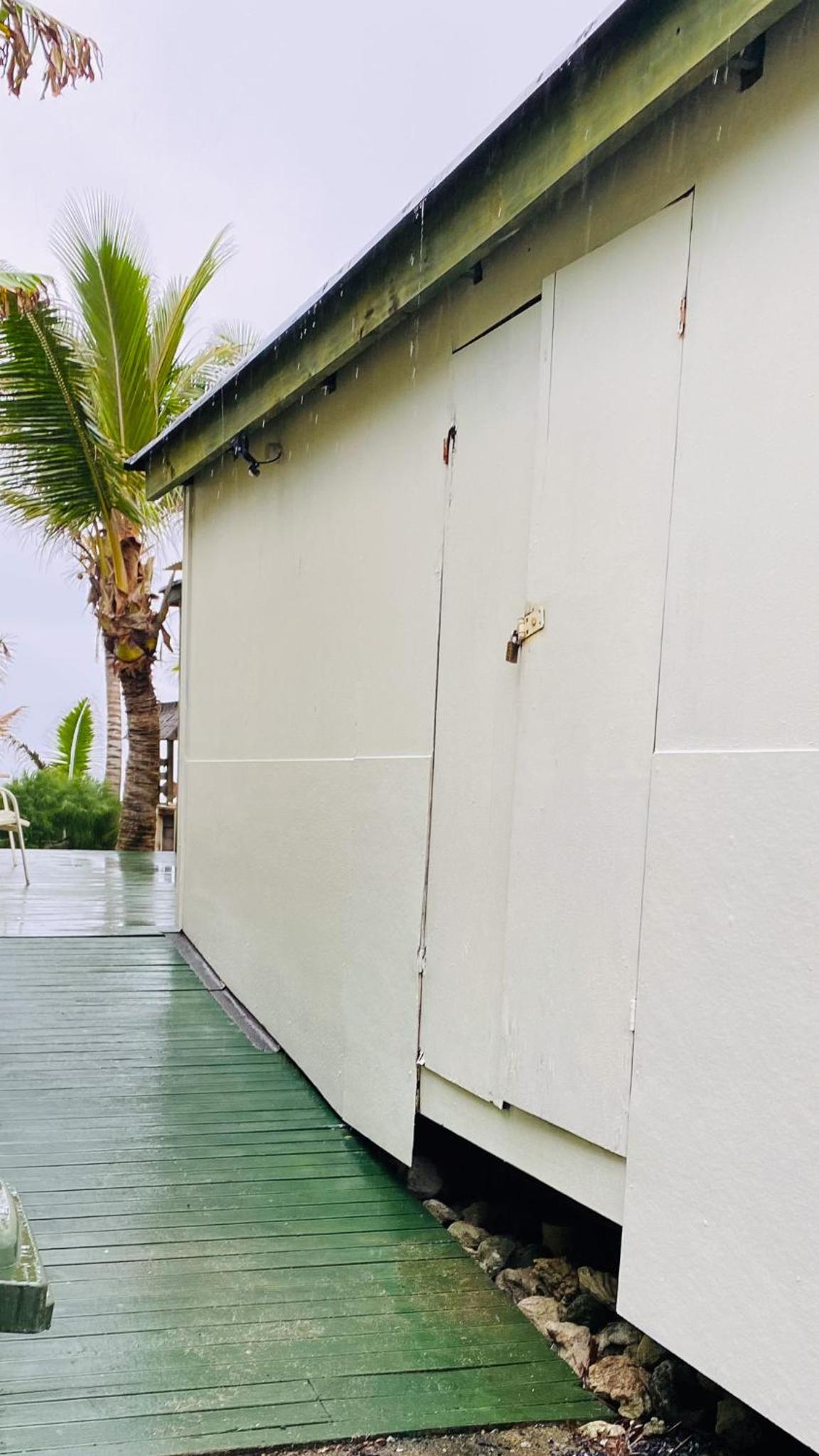 ShineAwayHomes - Family Beach Front central air con