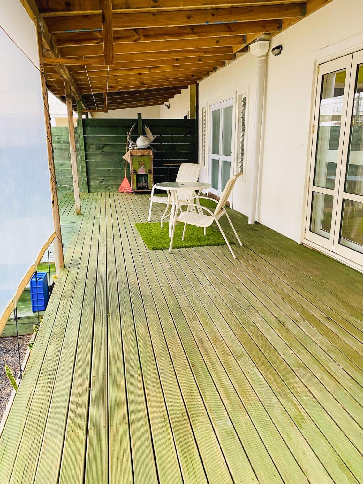 ShineAwayHomes - Family Beach Front central air con