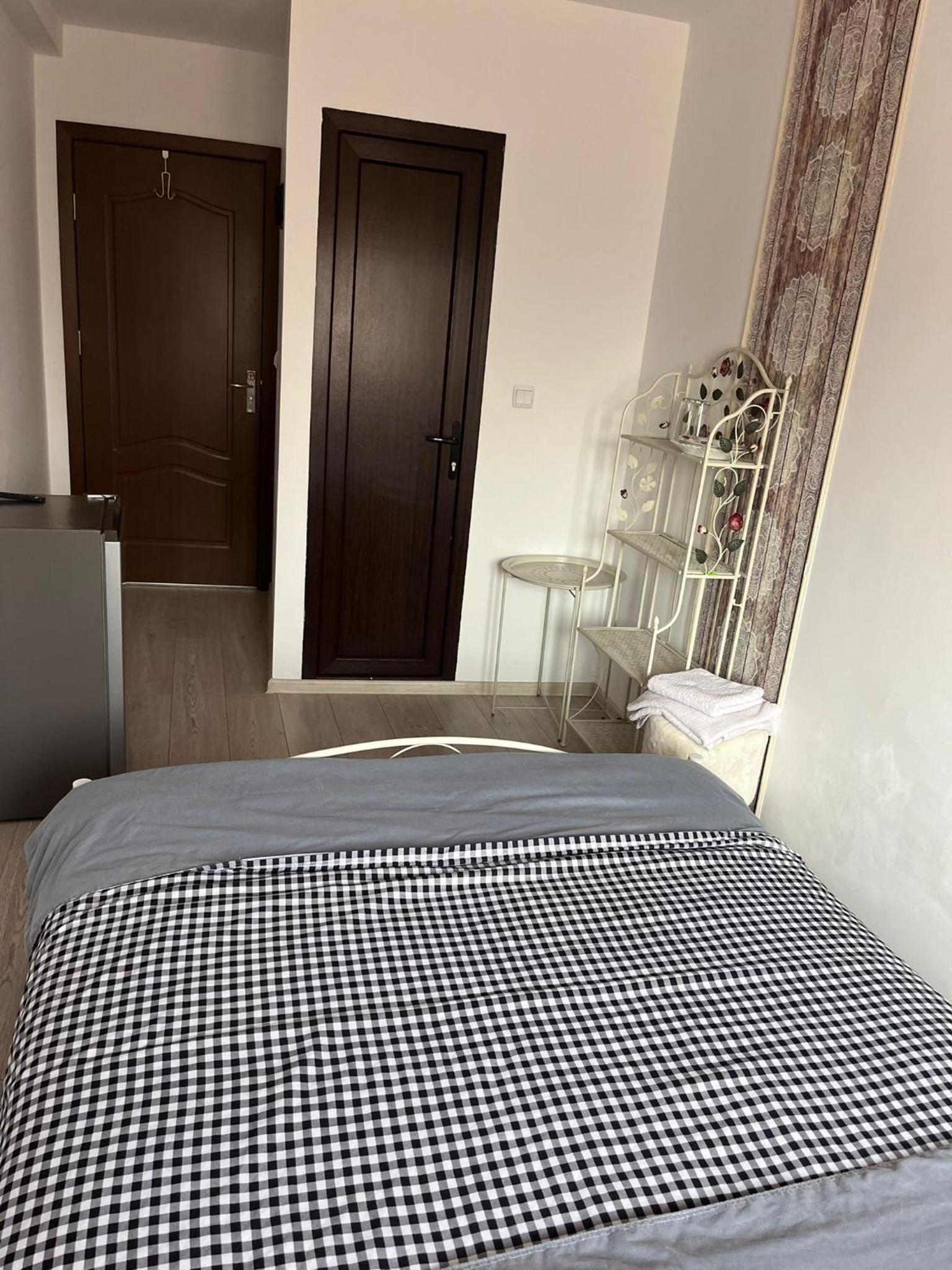 Solaria Budget Studio