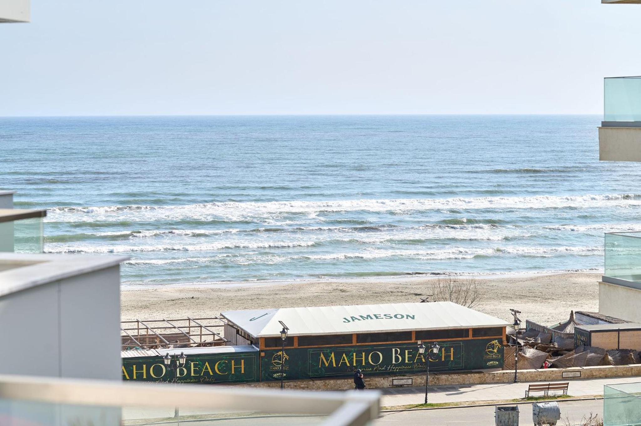 Viva Beach Apartment in Infinity Resort - parking view 5