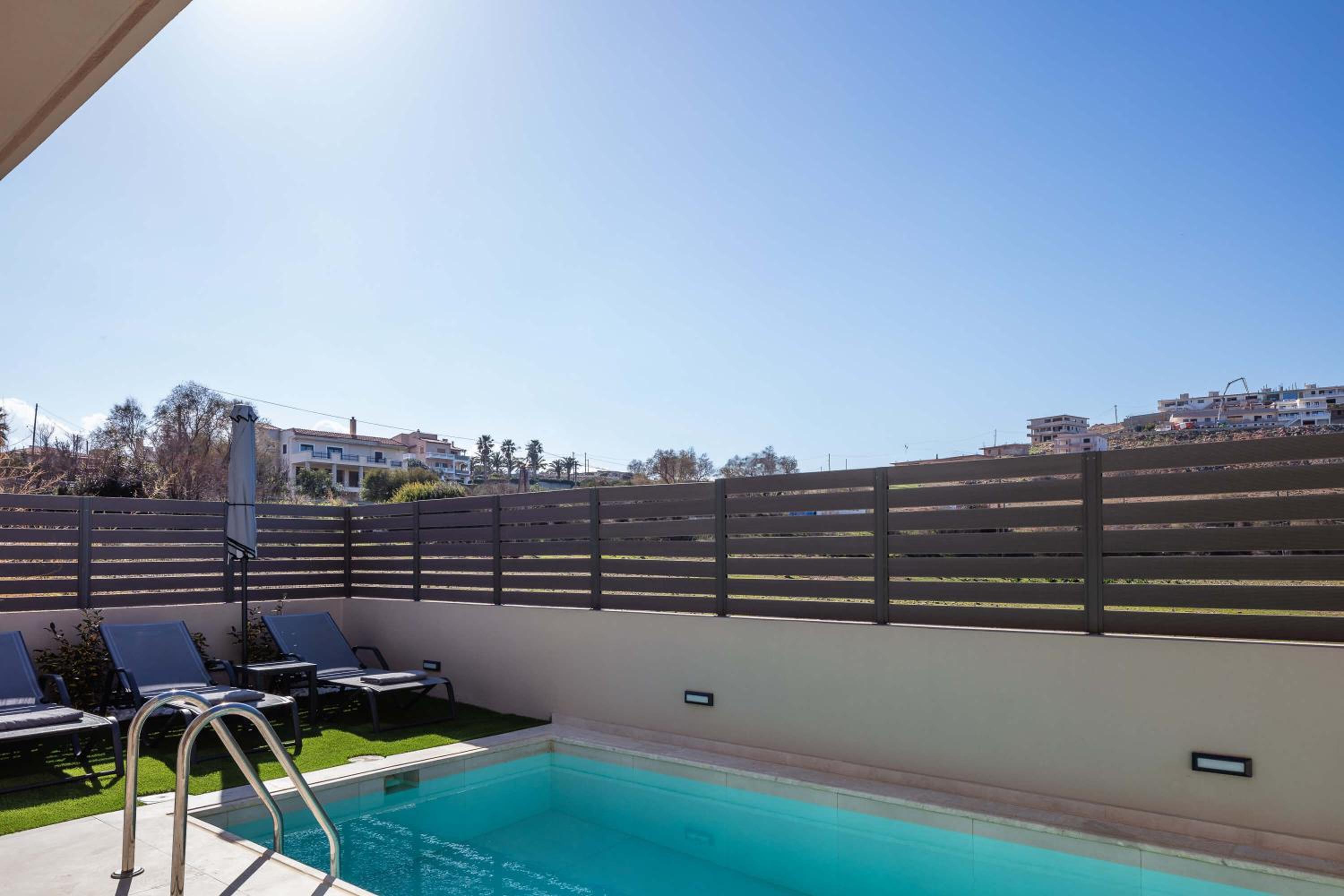 New Modern Villas with Private Pools and Walking distance to Beach