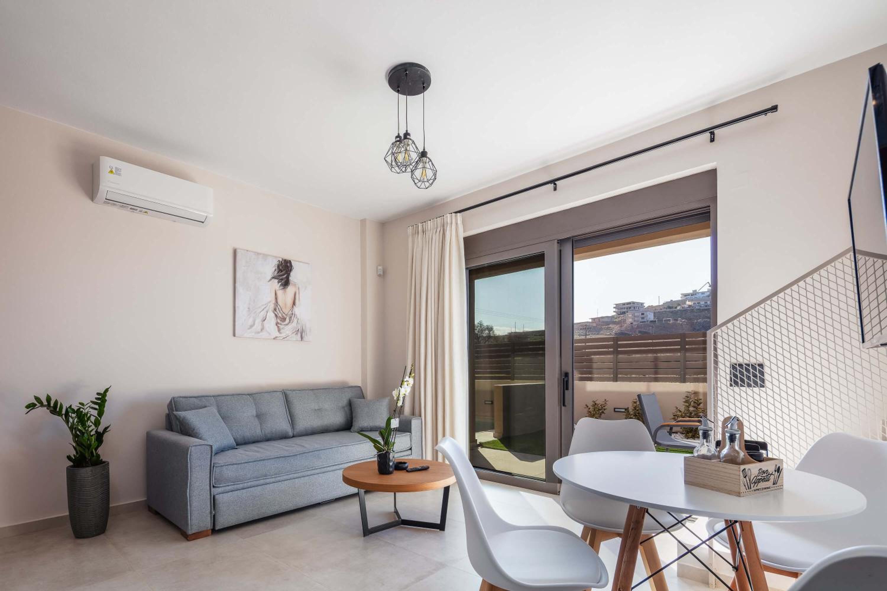 New Modern Villas with Private Pools and Walking distance to Beach