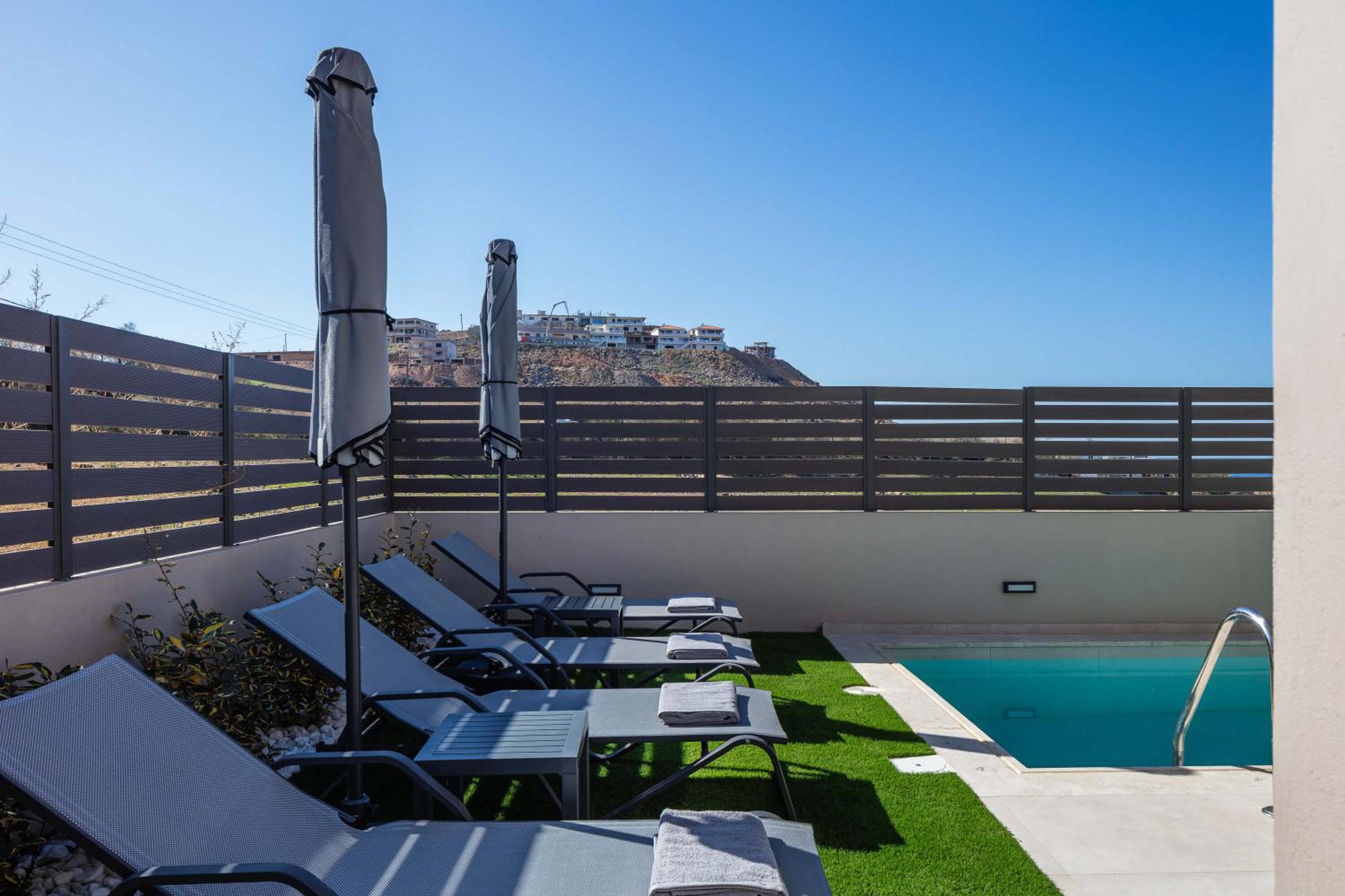 New Modern Villas with Private Pools and Walking distance to Beach