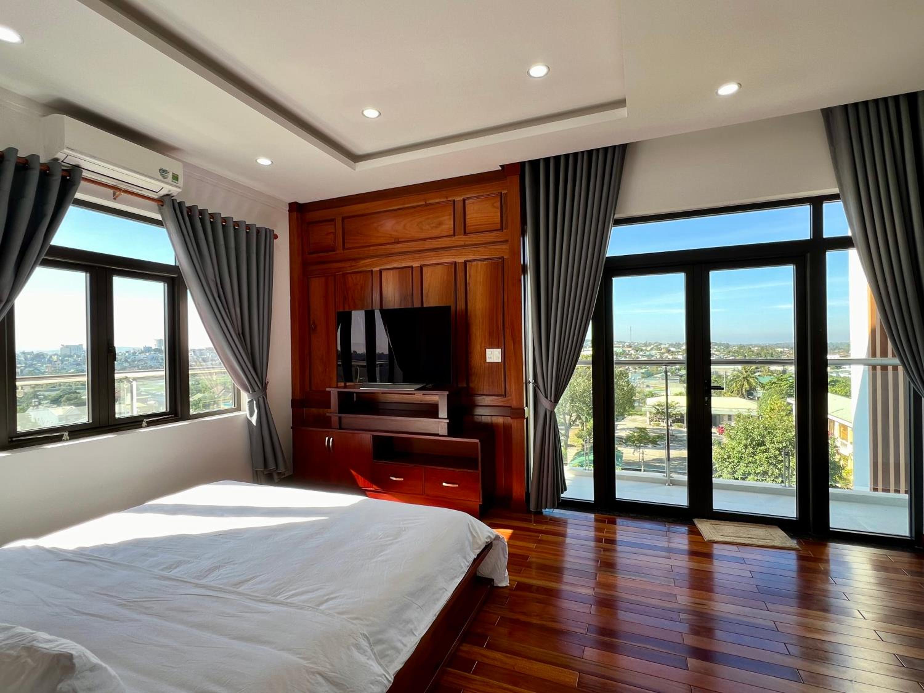Đoàn Gia Luxury House view 5