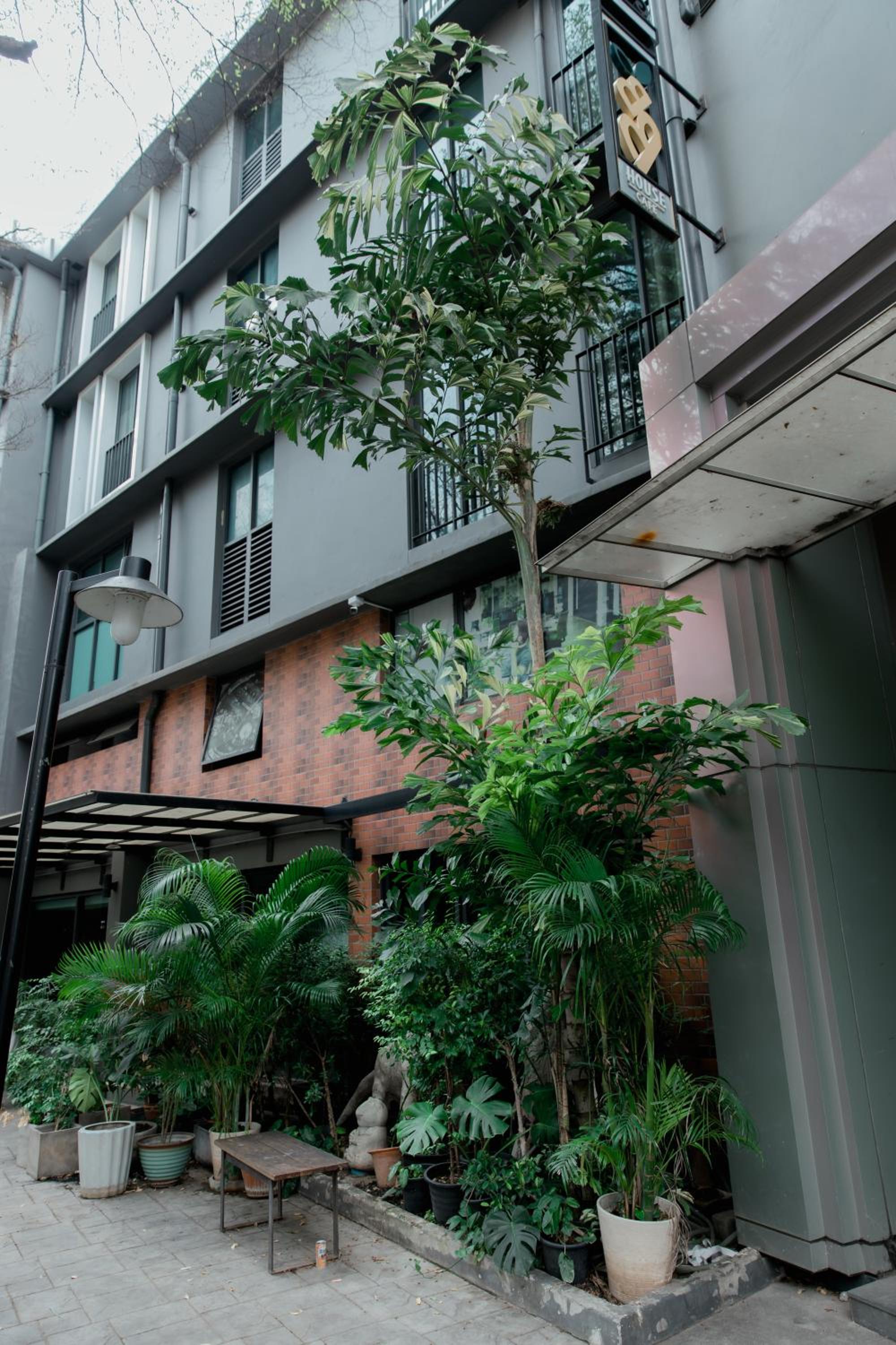 BB House Khlong Tan บีบีเฮ้าส์ คลองตัน