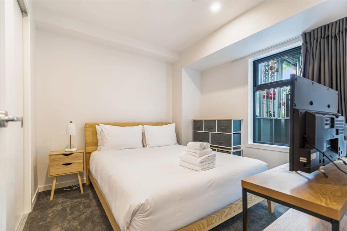 Cozy apartment by Eden Park view 2