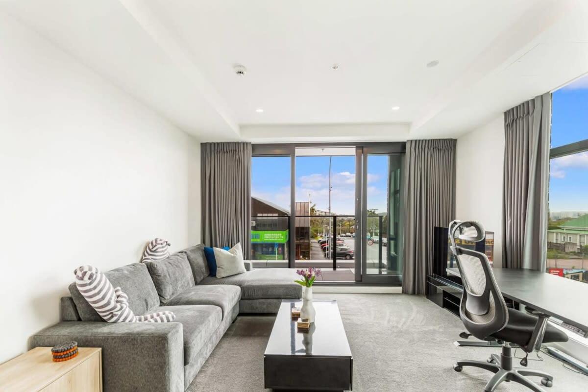 Cozy apartment by Eden Park view 3