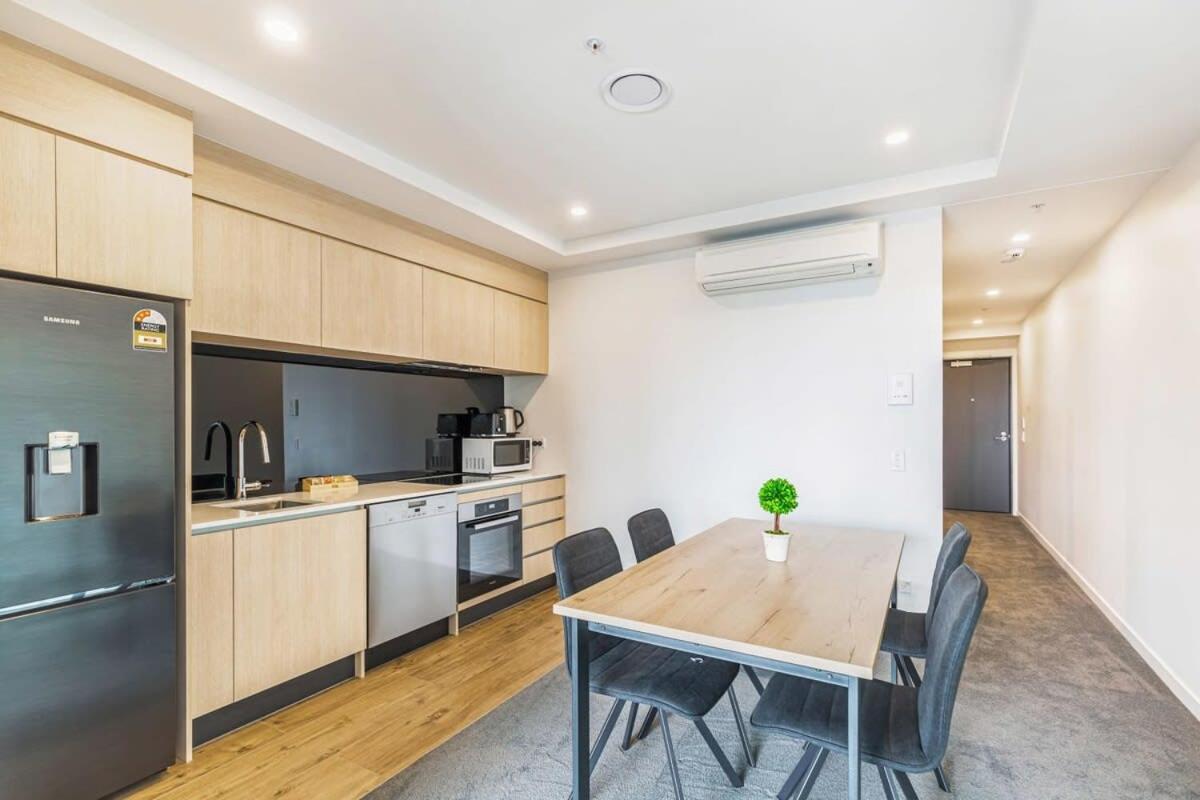 Cozy apartment by Eden Park view 4