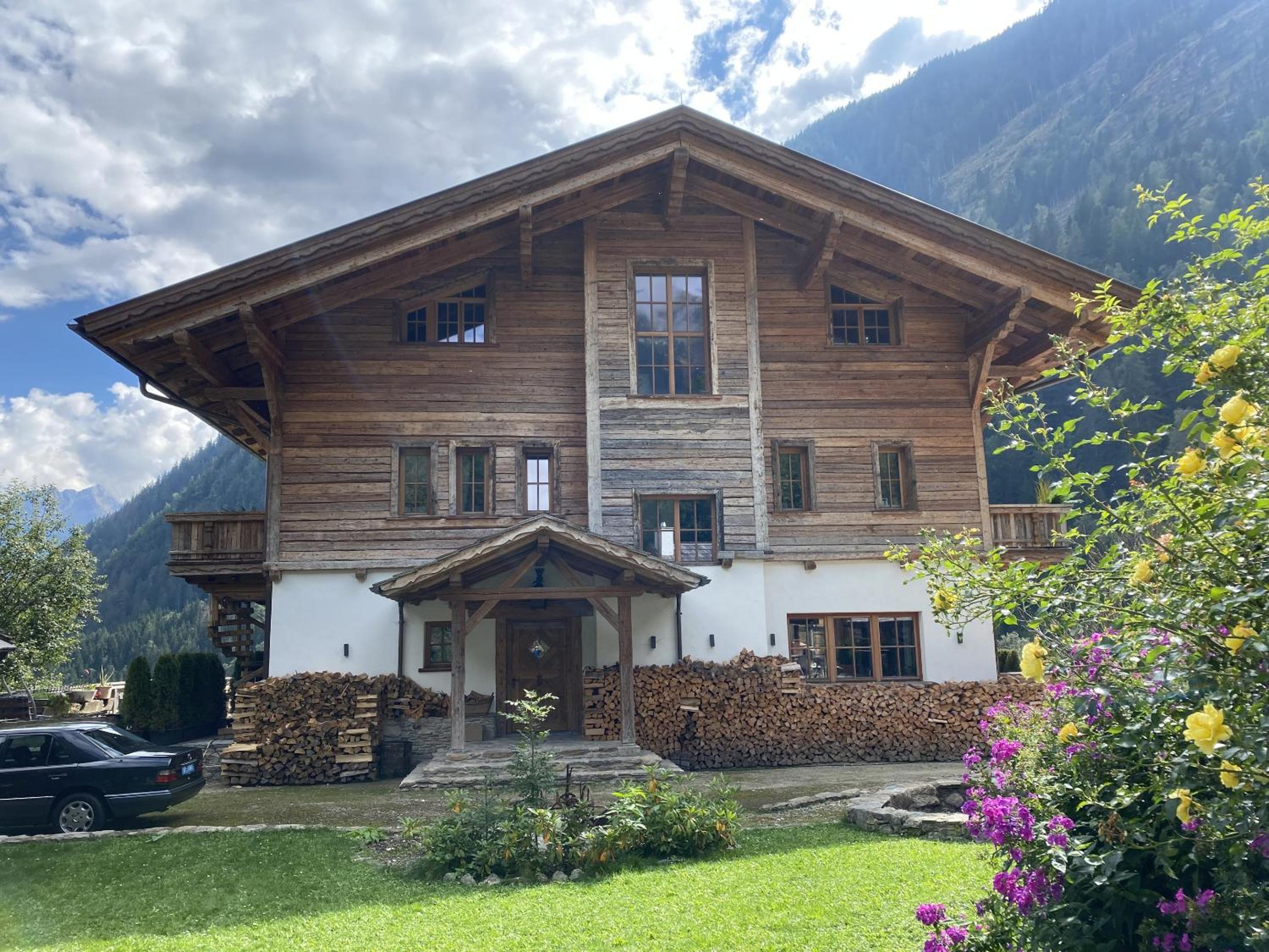 Grand Chalet