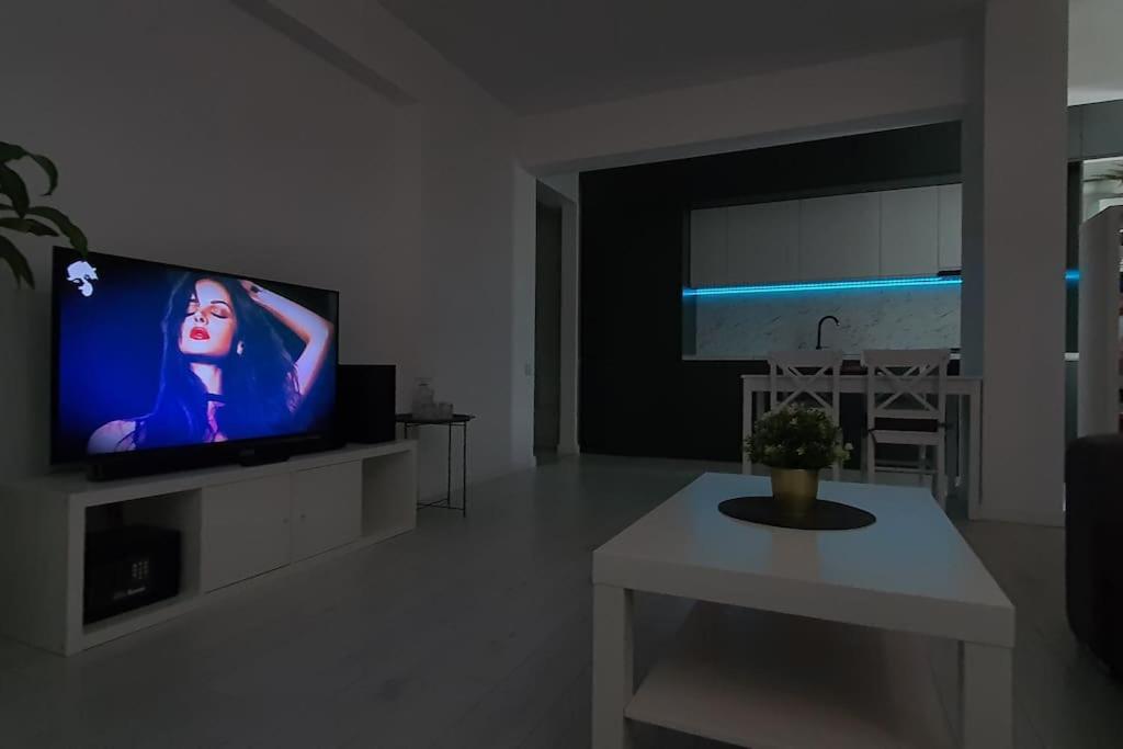 100 sqm flat - Pool,Netflix,Coffee,Garage,2xTV,2xBath view 5