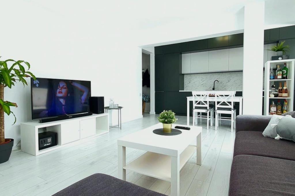 100 sqm flat - Pool,Netflix,Coffee,Garage,2xTV,2xBath view 4