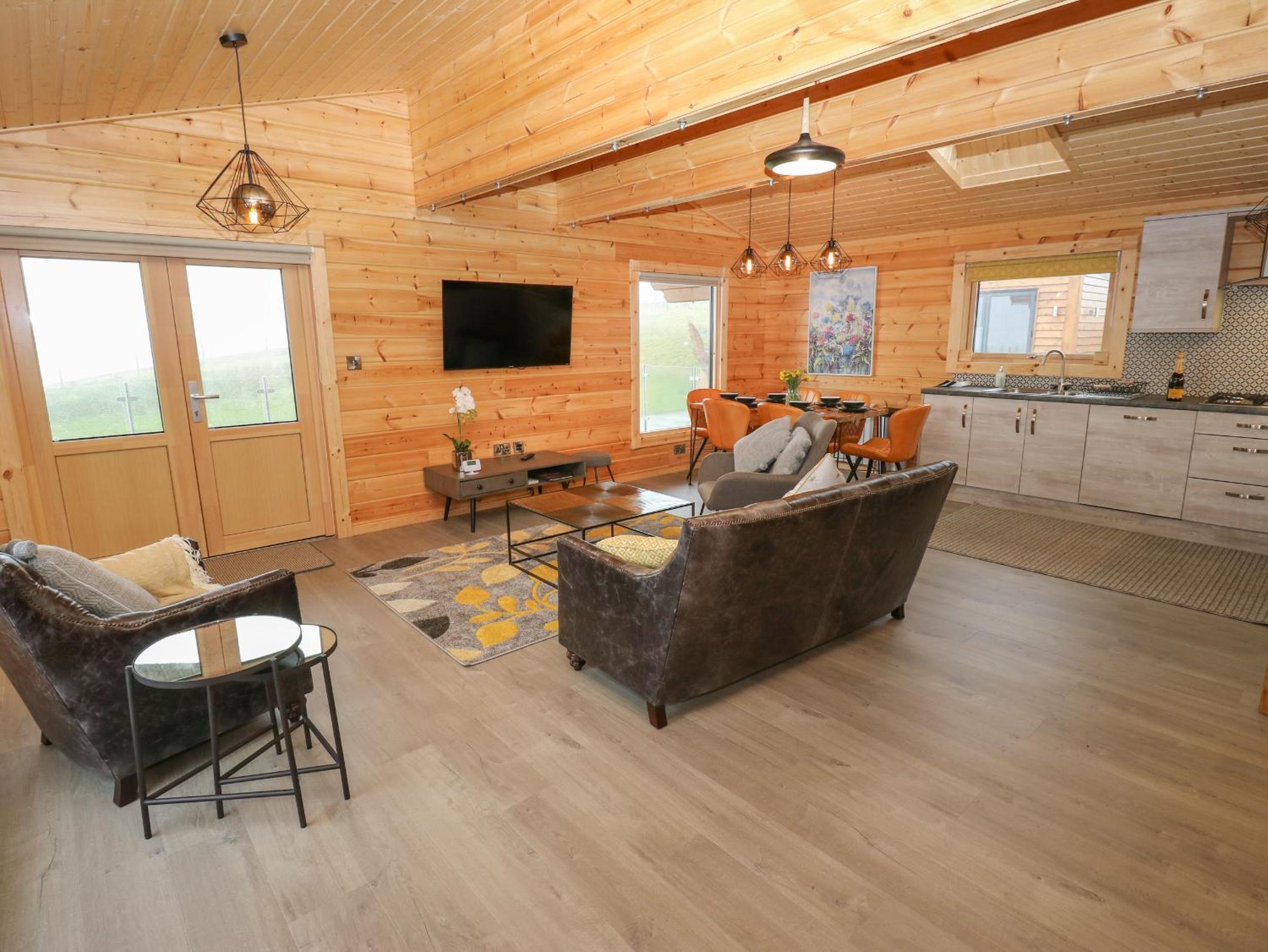 Height End Farm Log Cabin view 3