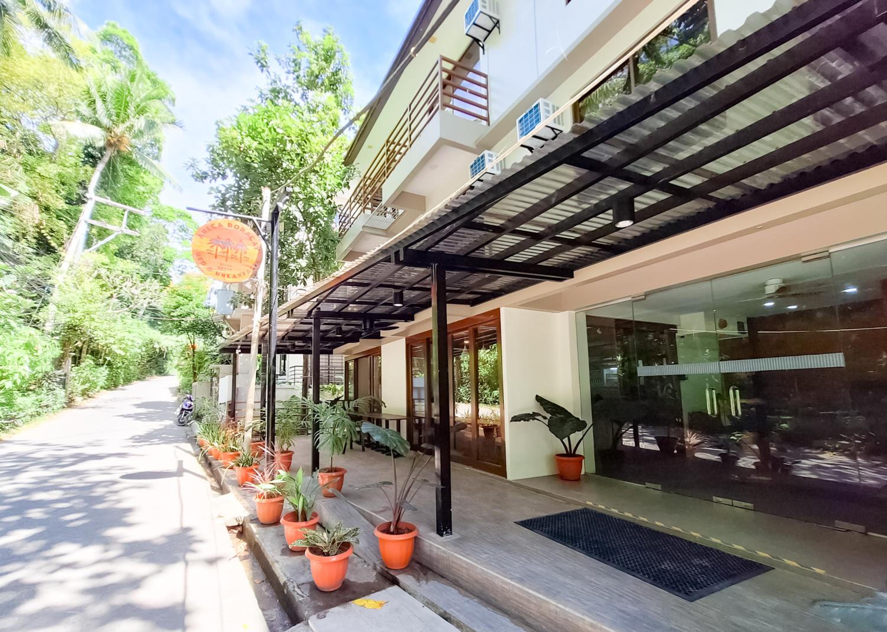 Areca Boracay Bed & Breakfast