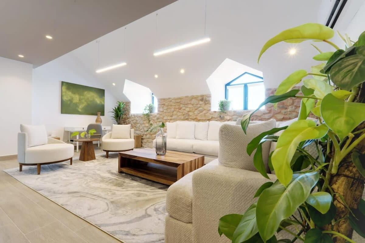 Penthouse 2BR with Private Terrace Casco Viejo view 3