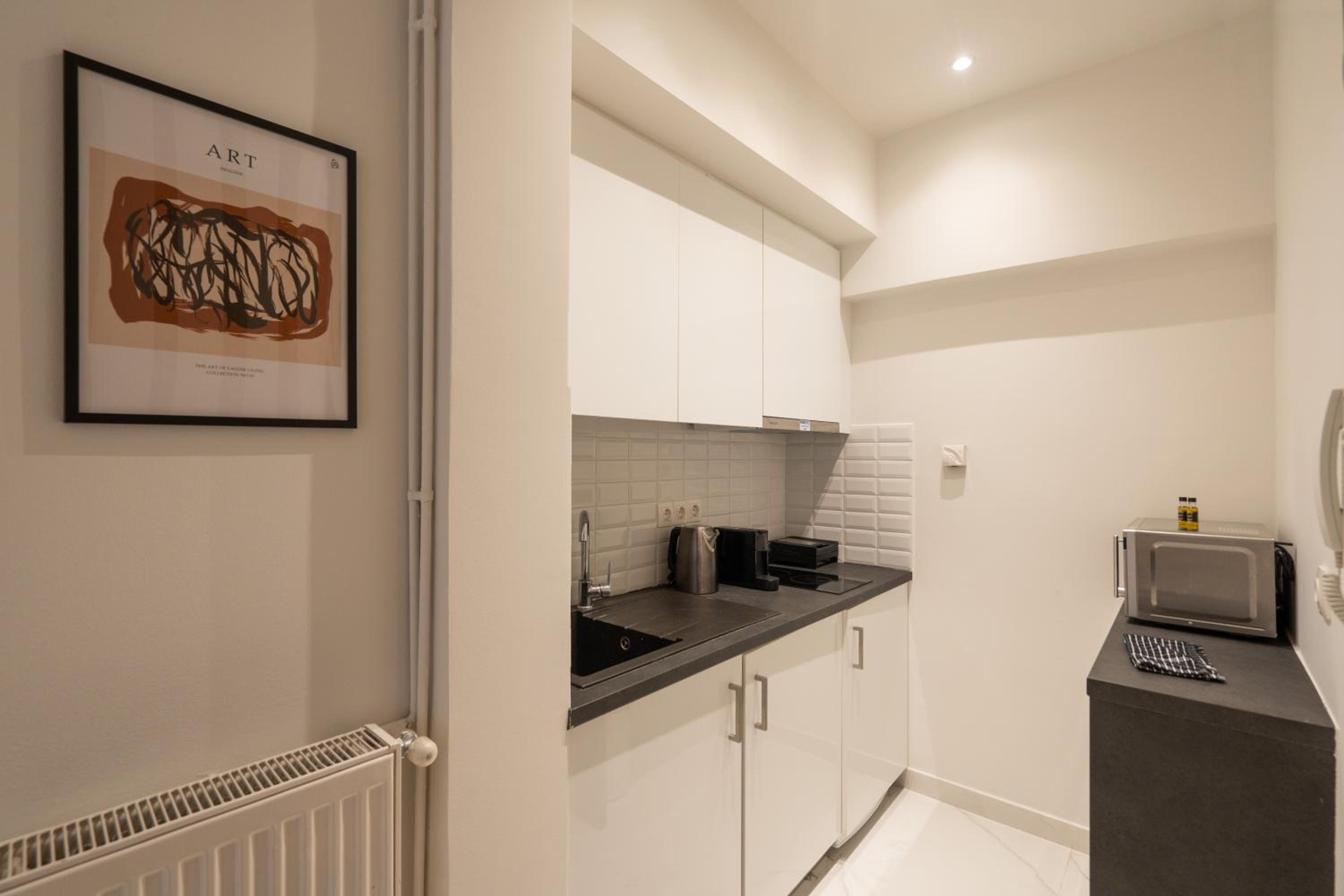 *Kolonaki Chic* Minimalist Studio in Athens