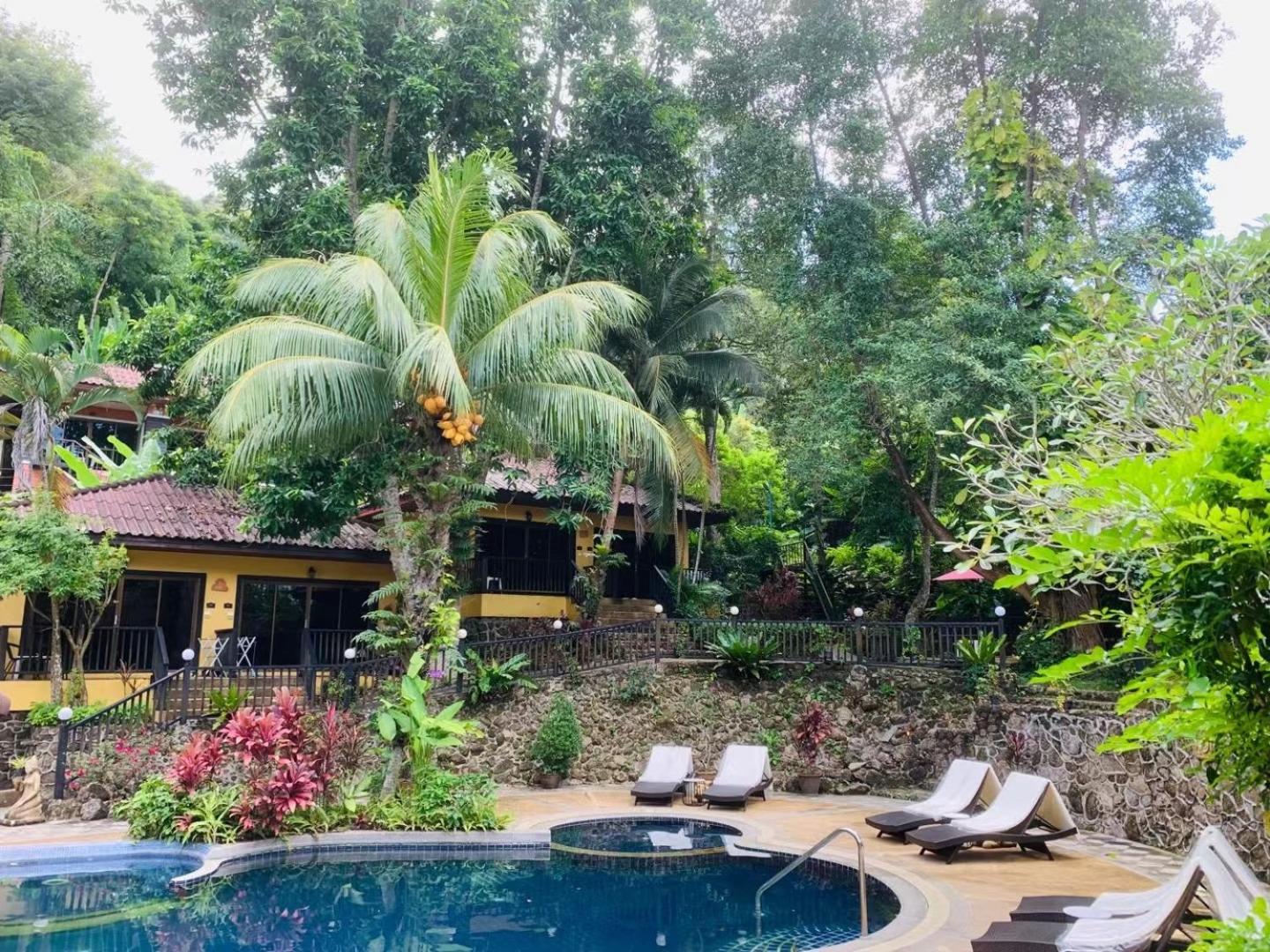 patong beautiful pool villa