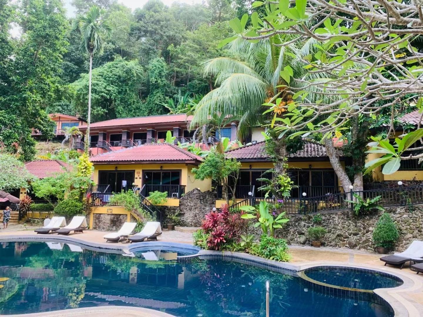 patong beautiful pool villa