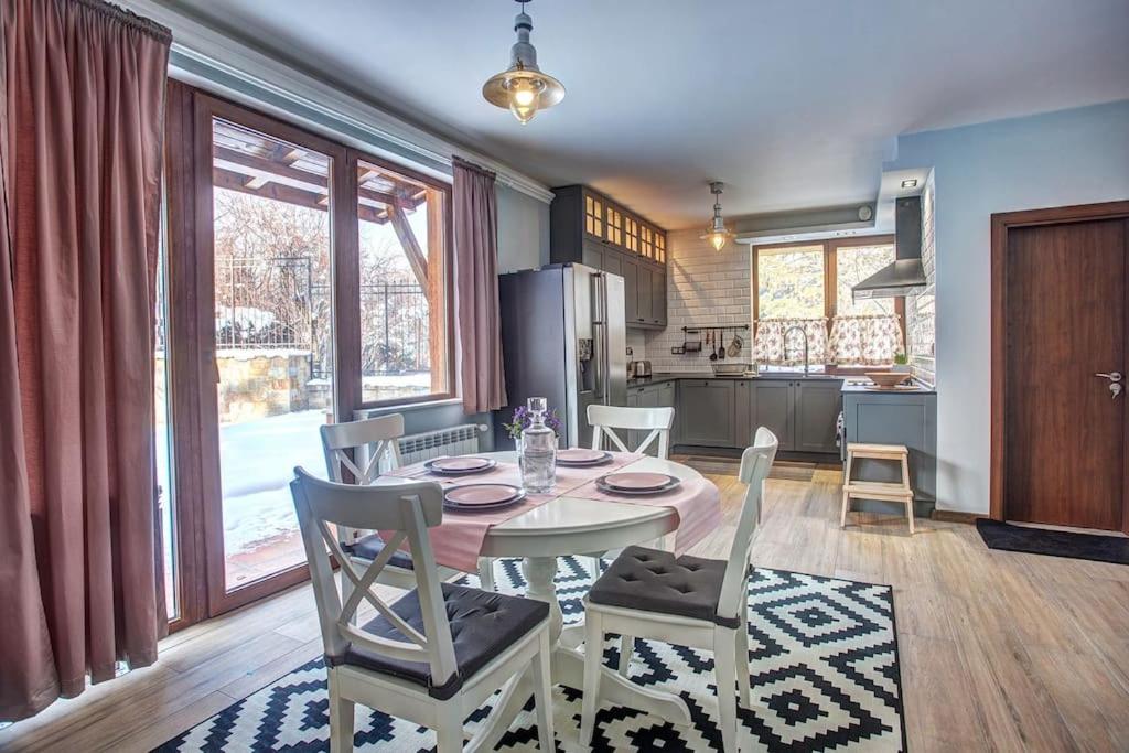 Boutique house close to the Residency