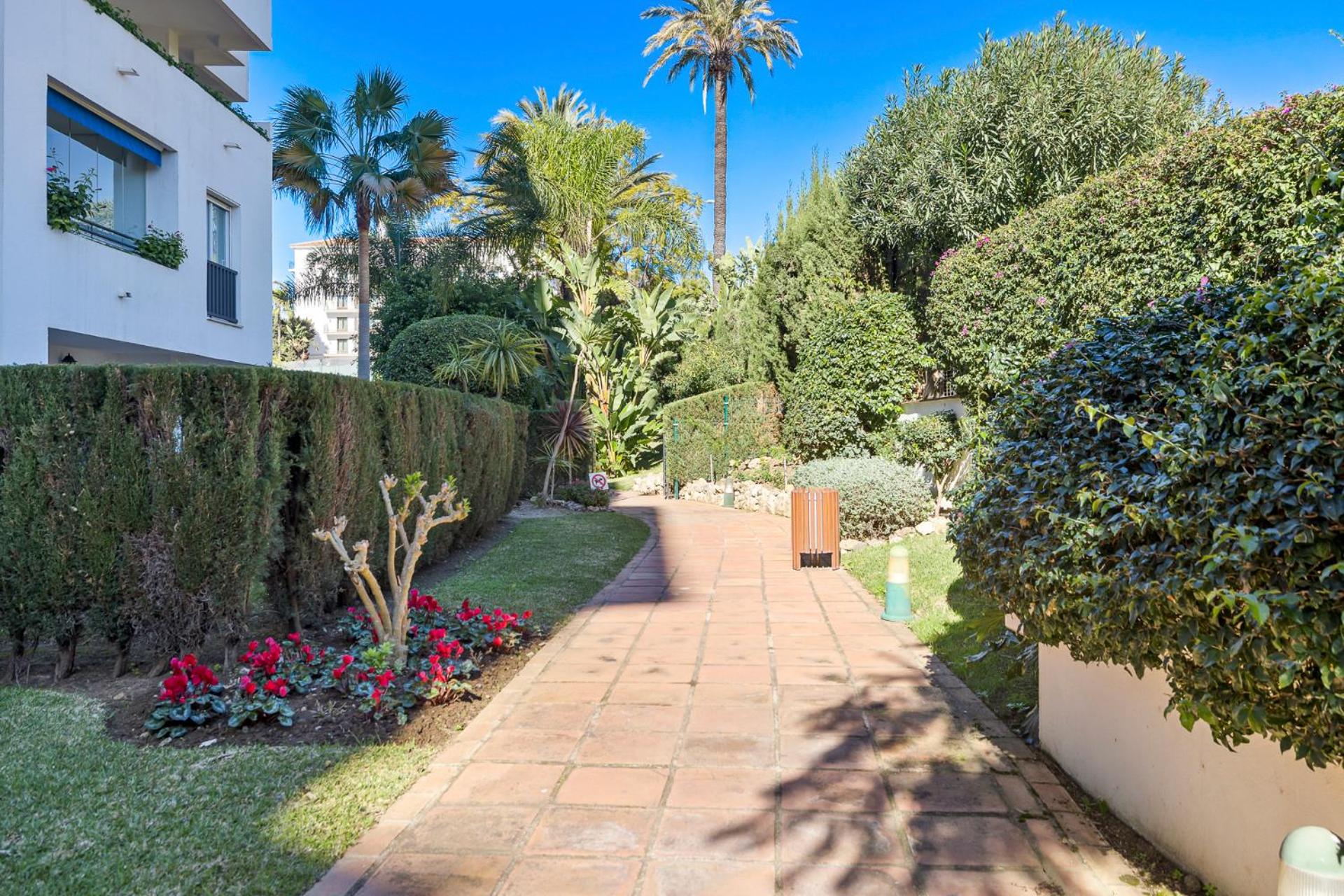 Banus Rentals Luminoso apartamento con vistas al mar