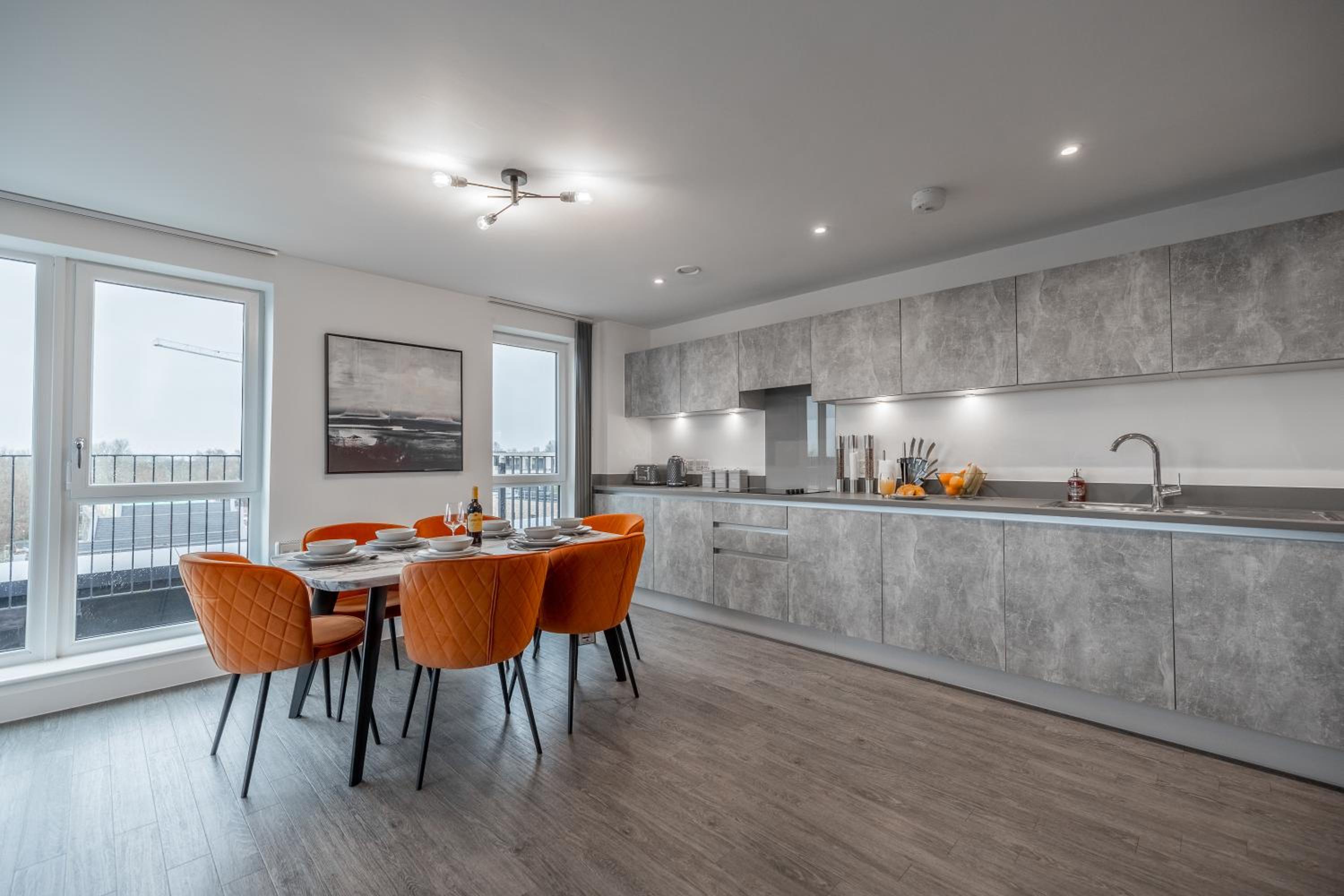 Penthouse-Central-Free parking