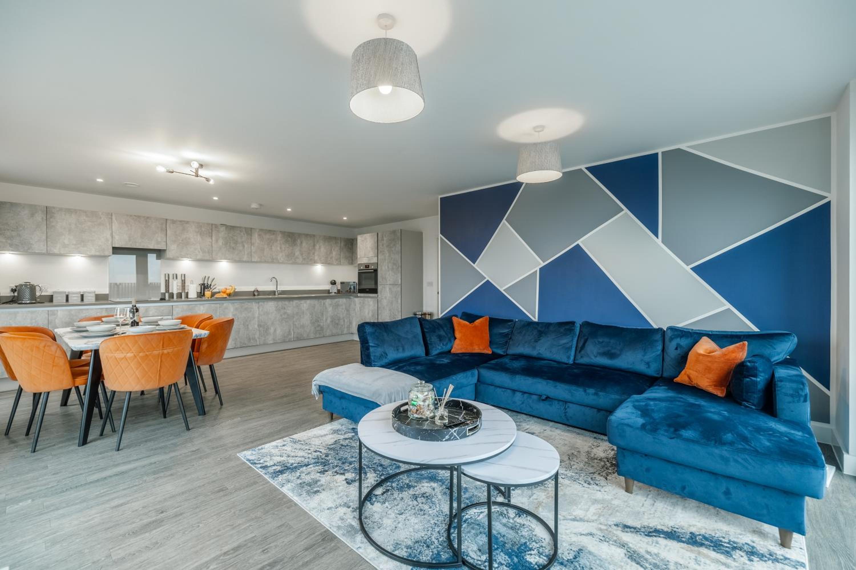 Penthouse-Central-Free parking