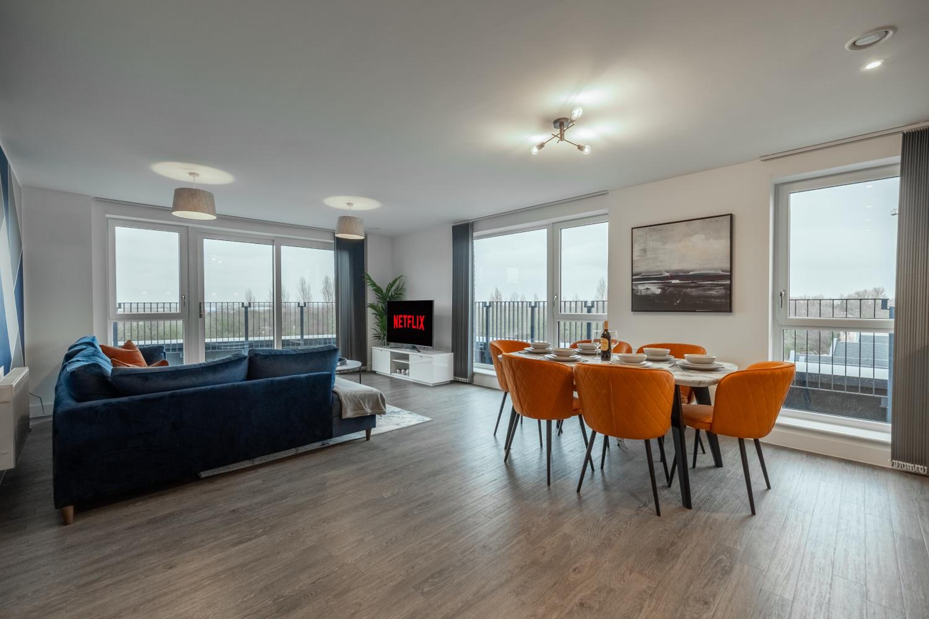 Penthouse-Central-Free parking