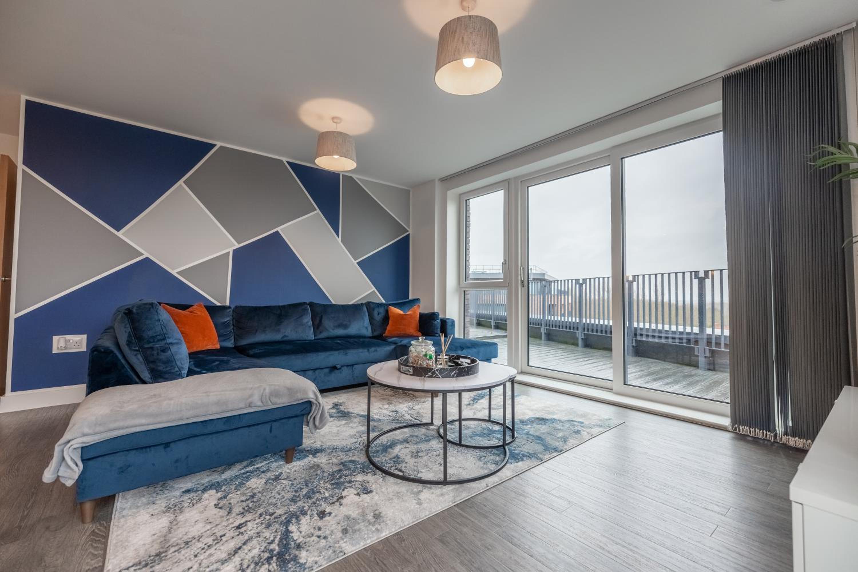 Penthouse-Central-Free parking