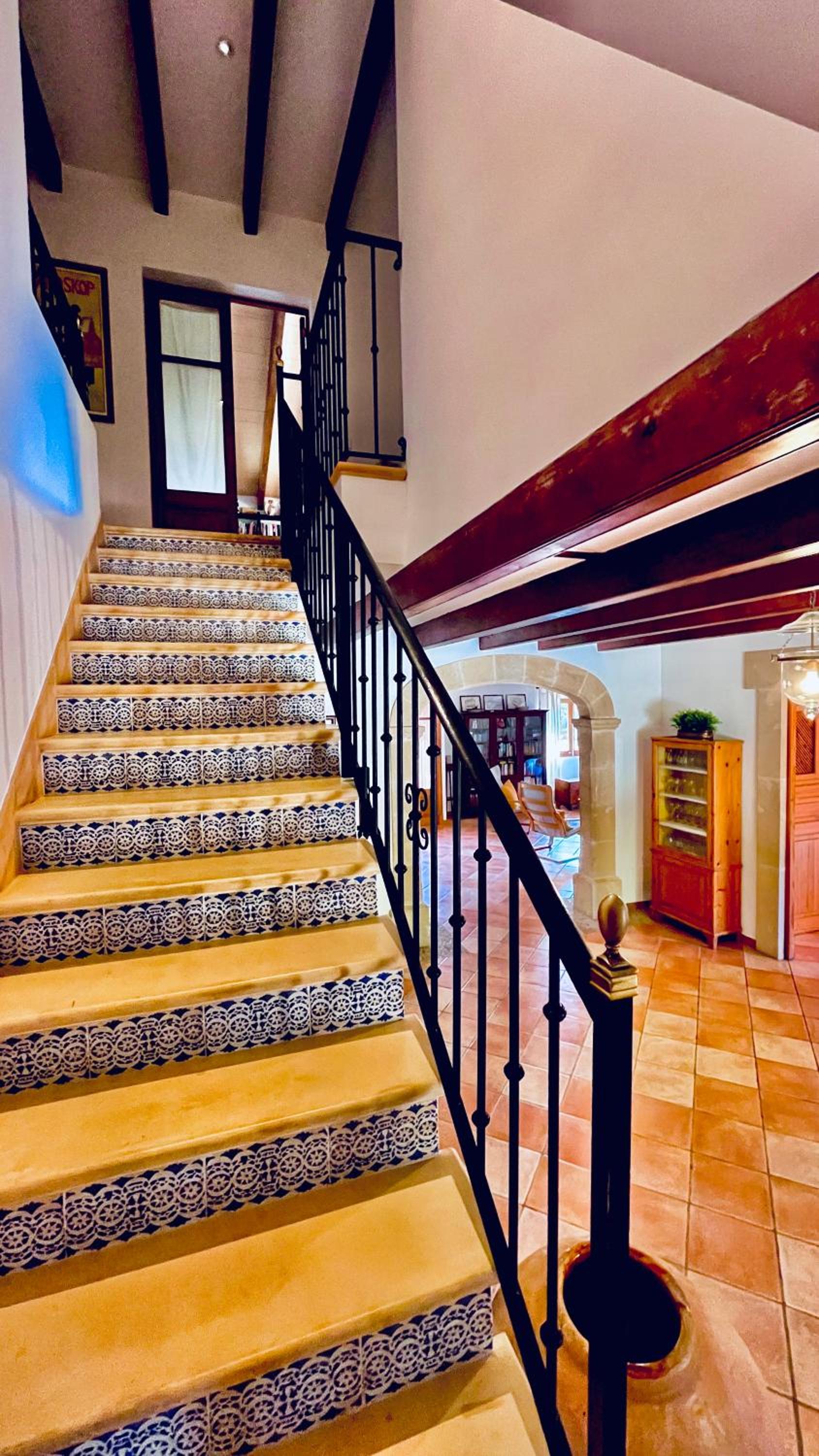 VILLA ES REVELLAR