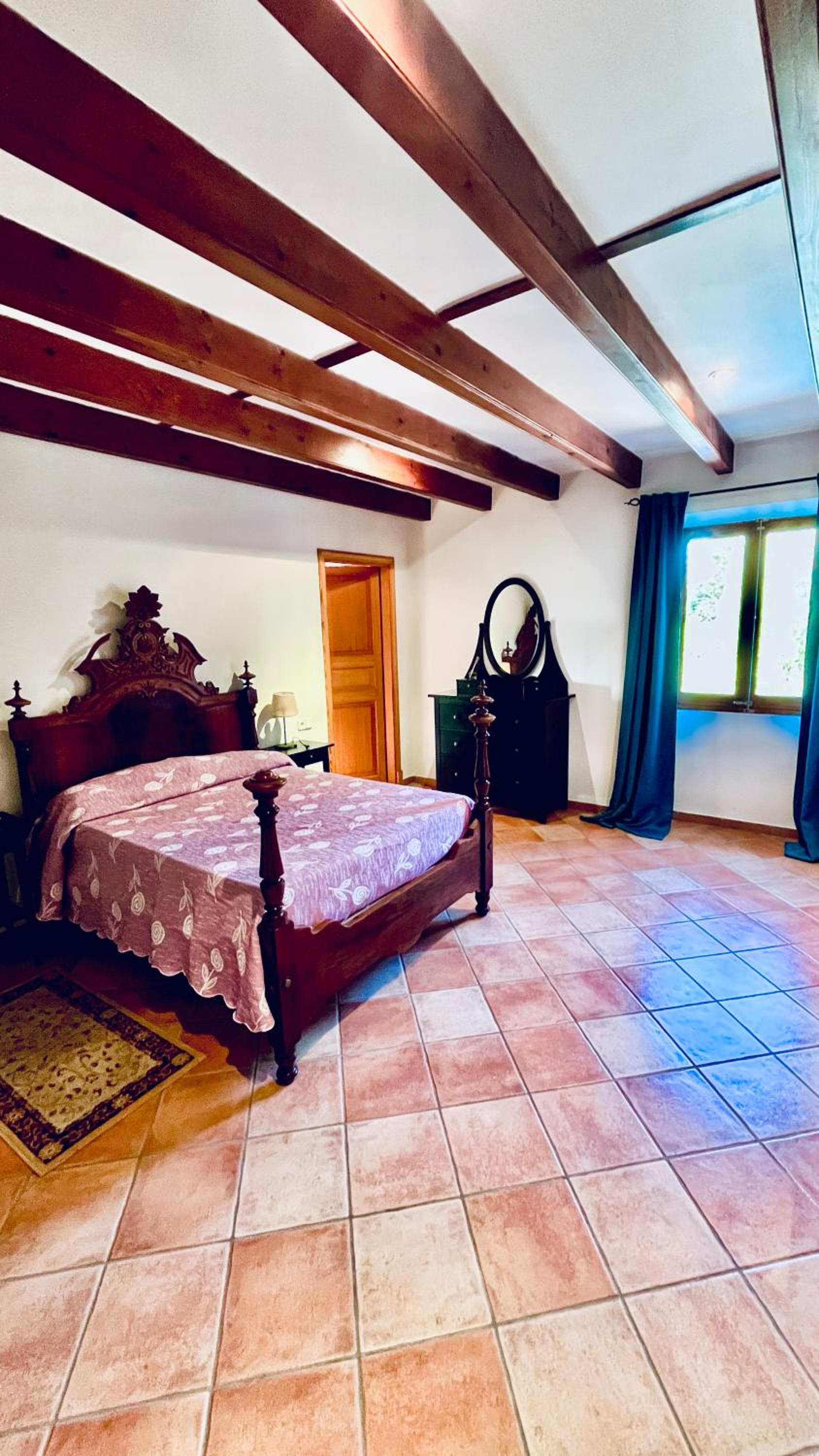 VILLA ES REVELLAR