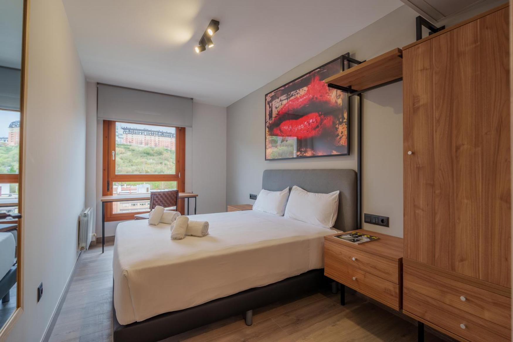 Spirit Apartamentos Atxuri en Bilbao — hotel room