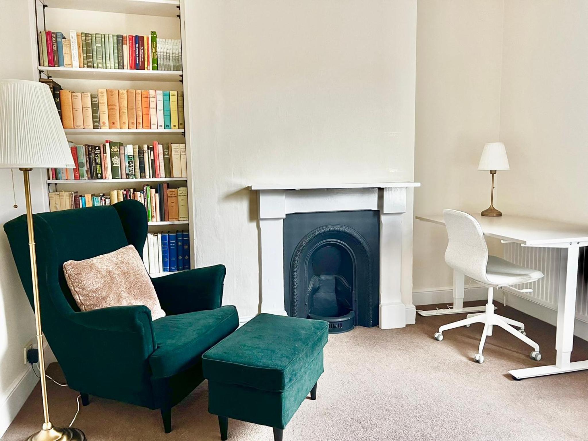 Bright Regency apartment in city centre. view 2